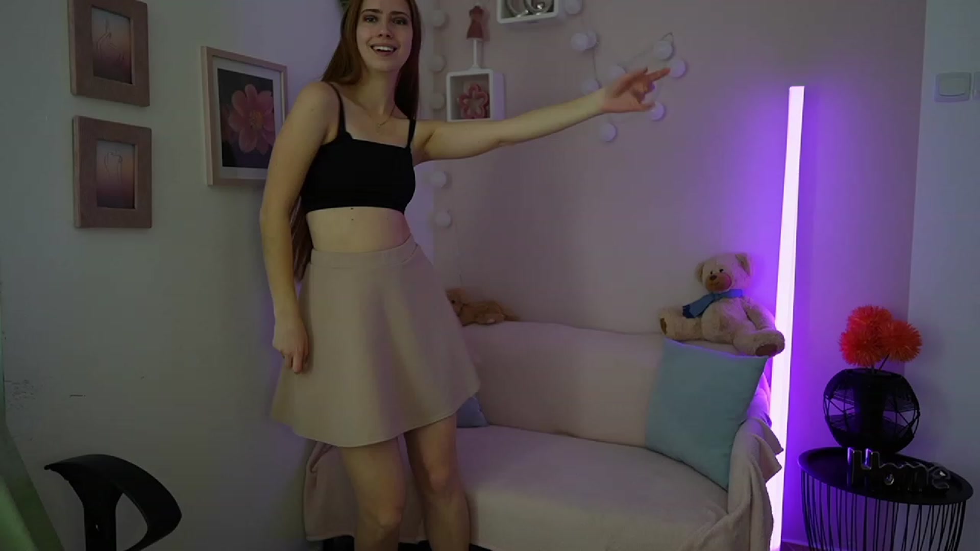 Gallery image thumbnail from Naomi_Woods18's myfreecams stream on, 12/31/2023, 11:04 image 11 of 20