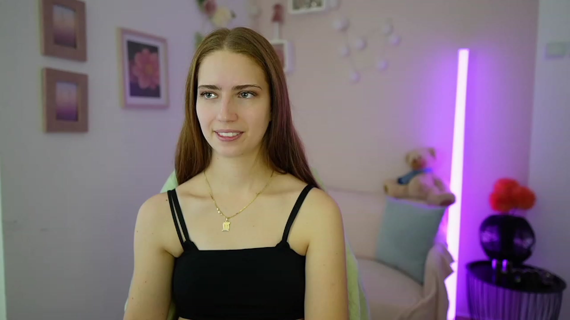 Gallery image thumbnail from Naomi_Woods18's myfreecams stream on, 12/31/2023, 11:04 image 19 of 20