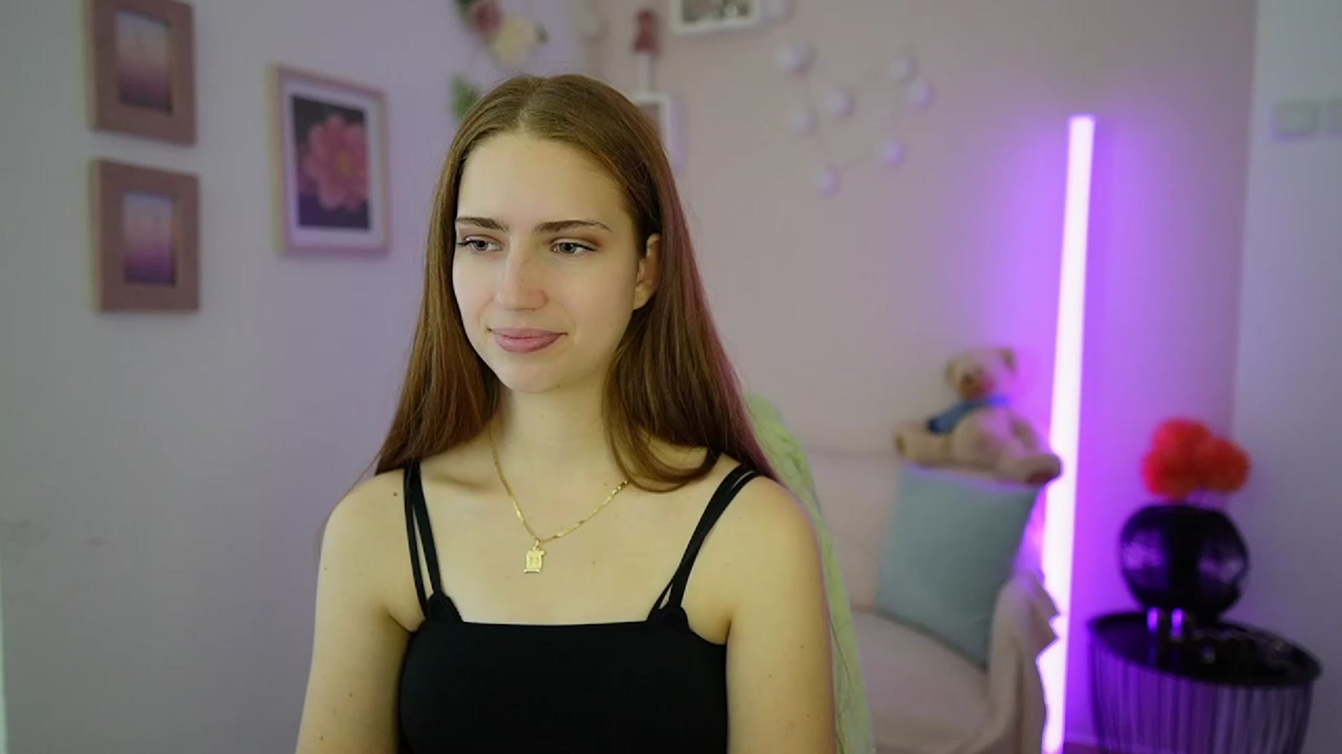 Gallery image thumbnail from Naomi_Woods18's myfreecams stream on, 12/31/2023, 13:20 image 2 of 20