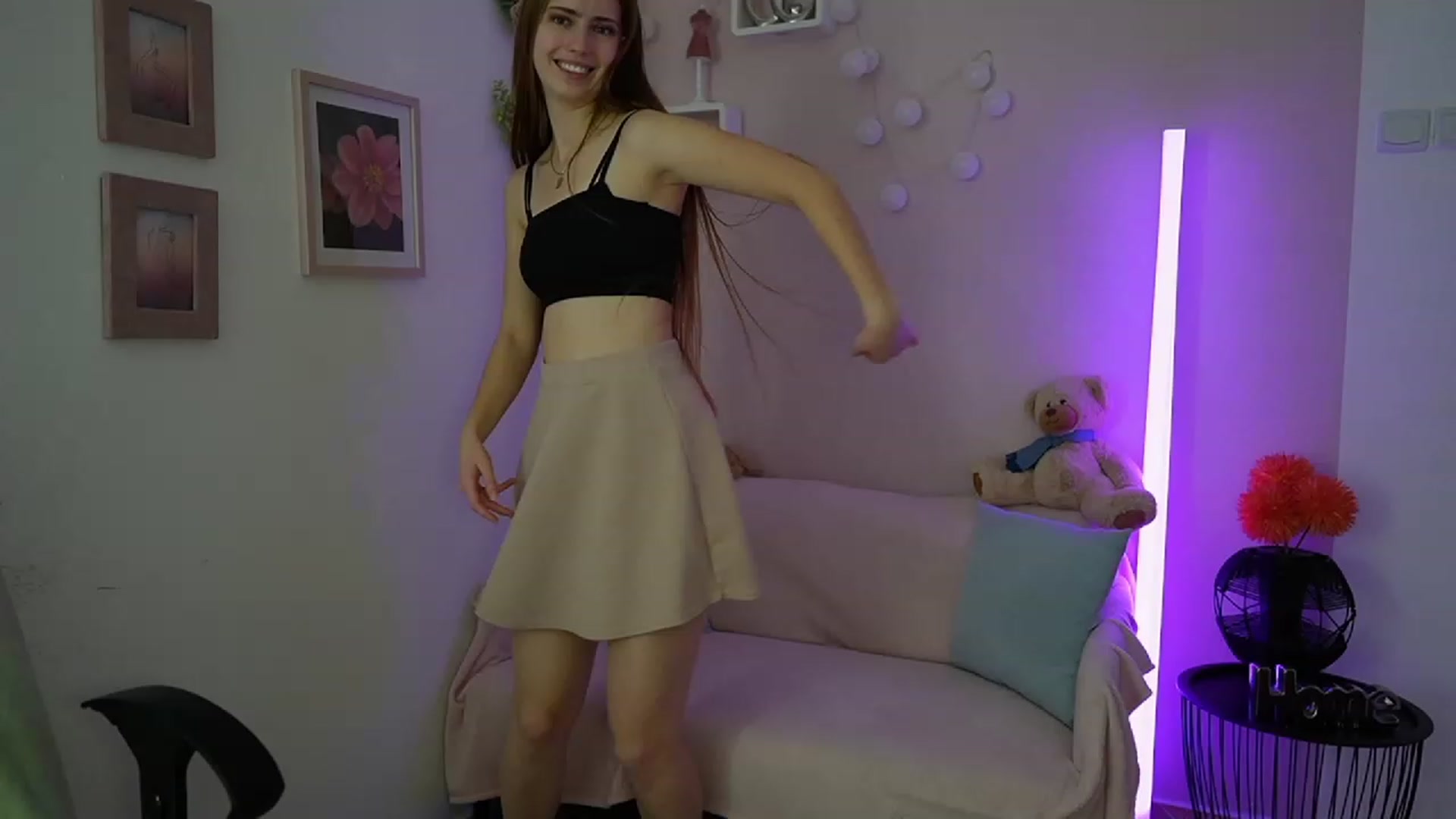 Gallery image thumbnail from Naomi_Woods18's myfreecams stream on, 12/31/2023, 13:20 image 17 of 20