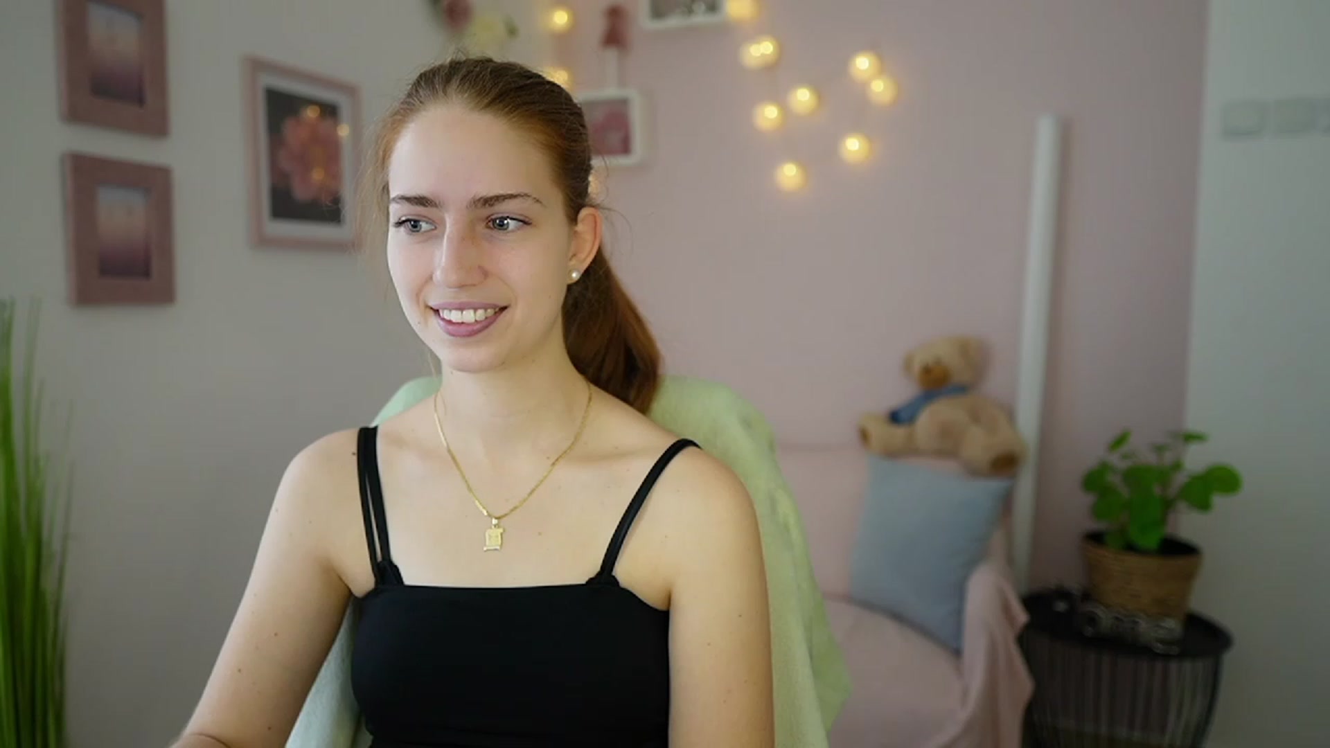 Gallery image thumbnail from Naomi_Woods18's myfreecams stream on, 01/04/2024, 09:50 image 5 of 20