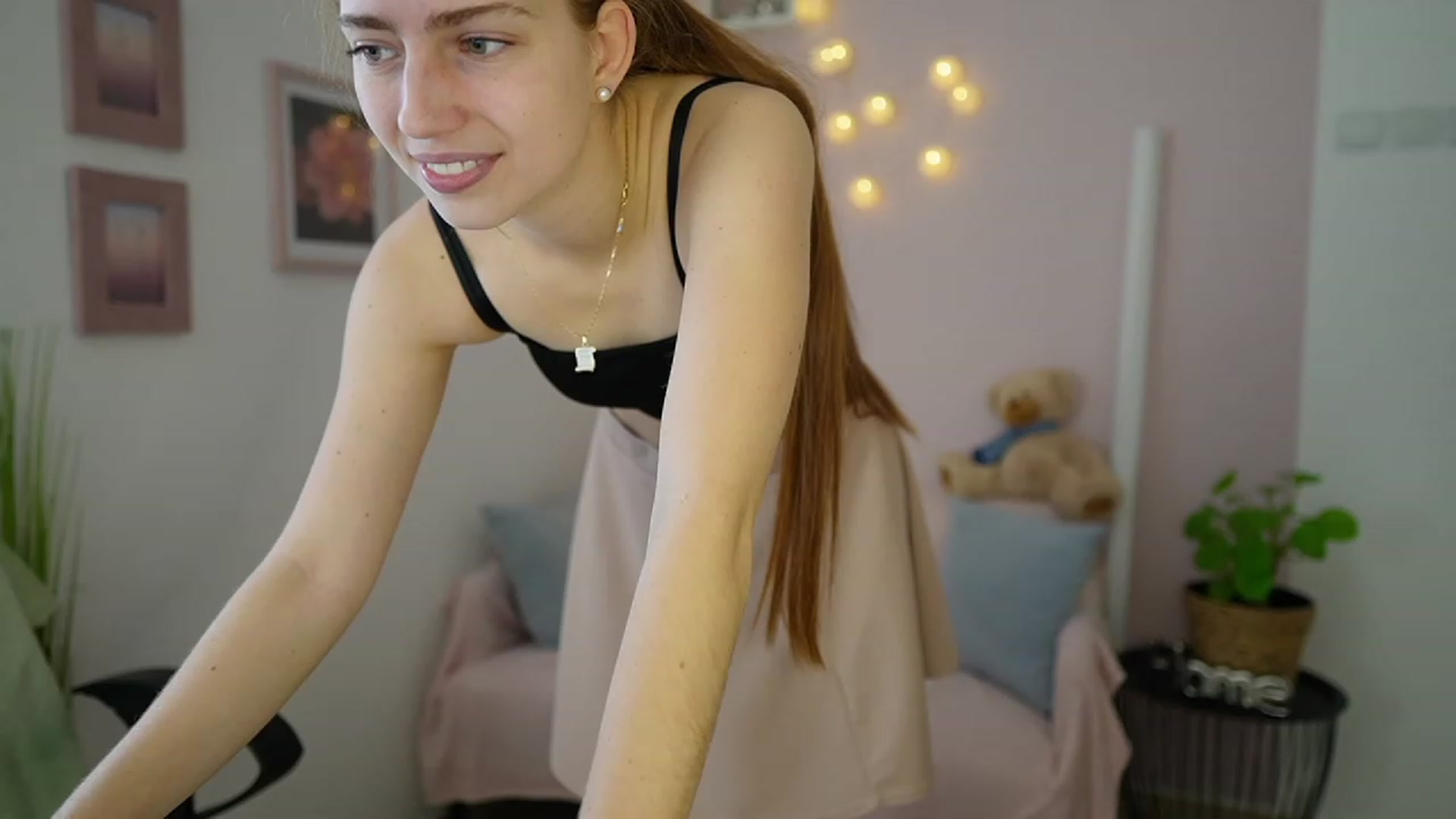 Gallery image thumbnail from Naomi_Woods18's myfreecams stream on, 01/04/2024, 09:50 image 15 of 20