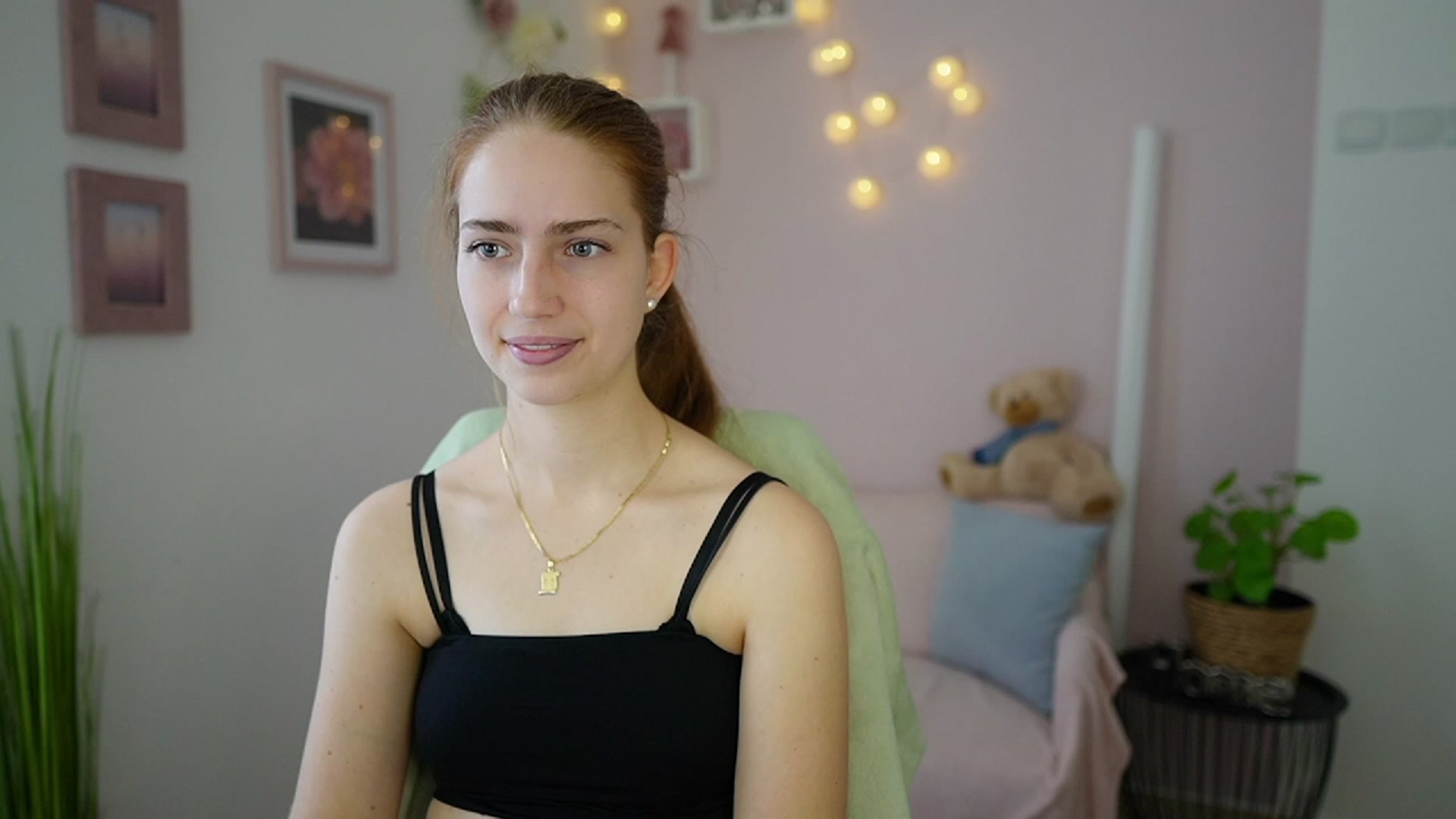 Gallery image thumbnail from Naomi_Woods18's myfreecams stream on, 01/04/2024, 09:50 image 20 of 20