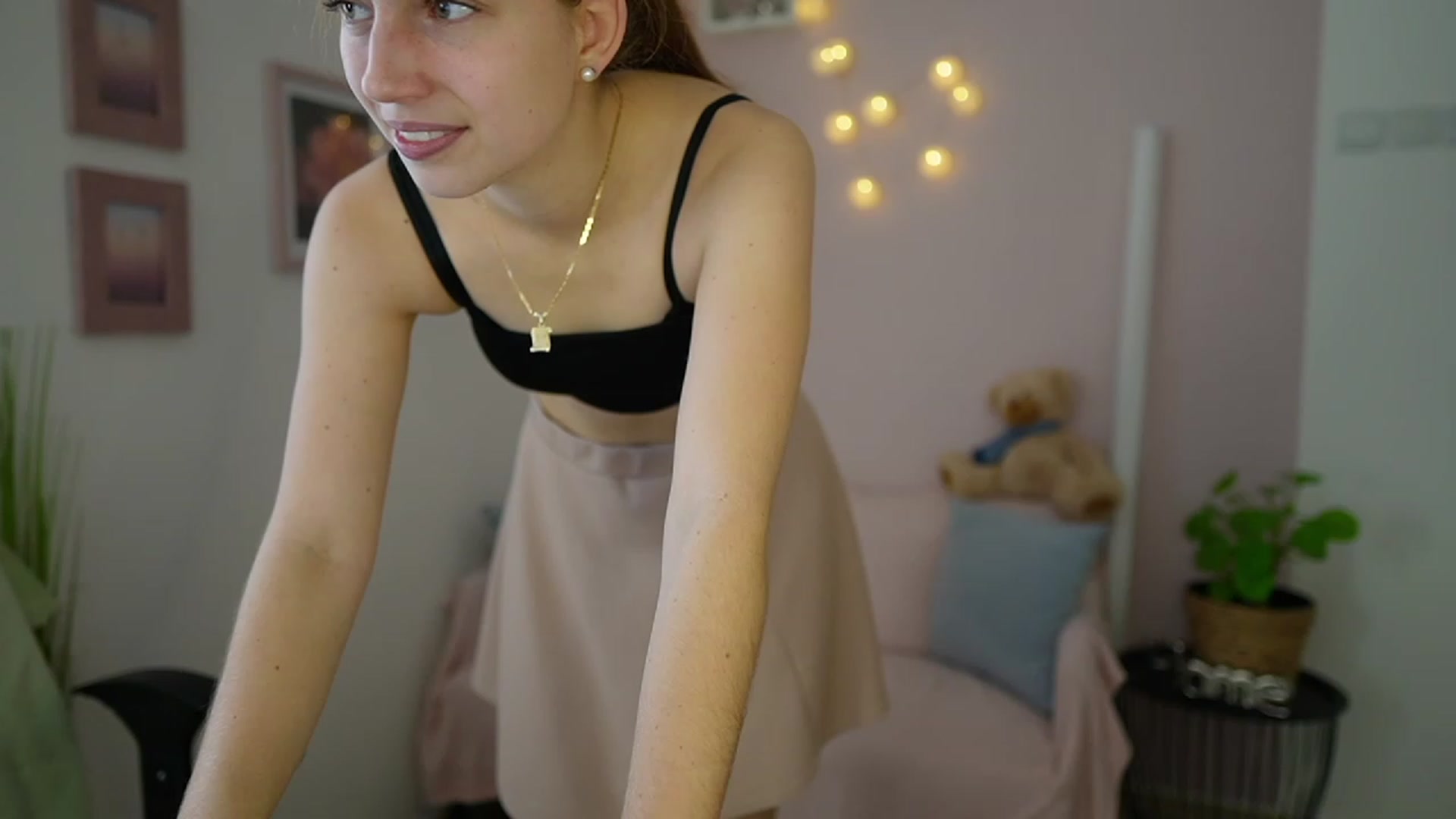 Gallery image thumbnail from Naomi_Woods18's myfreecams stream on, 01/04/2024, 09:50 image 13 of 20