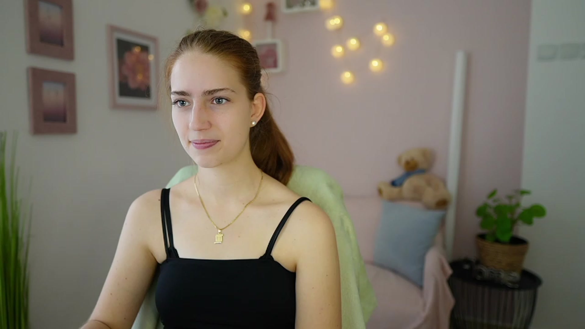 Gallery image thumbnail from Naomi_Woods18's myfreecams stream on, 01/04/2024, 09:50 image 6 of 20
