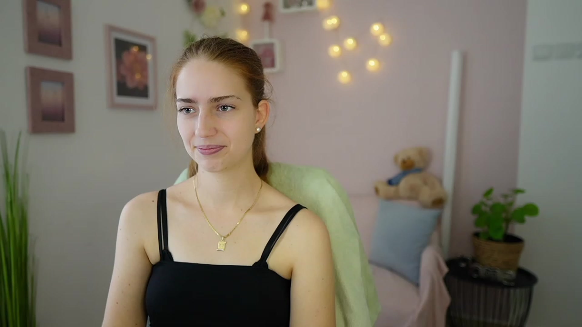 Gallery image thumbnail from Naomi_Woods18's myfreecams stream on, 01/04/2024, 10:47 image 19 of 20