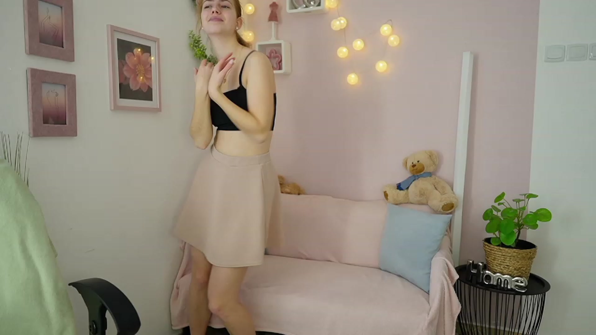 Gallery image thumbnail from Naomi_Woods18's myfreecams stream on, 01/04/2024, 10:47 image 1 of 20