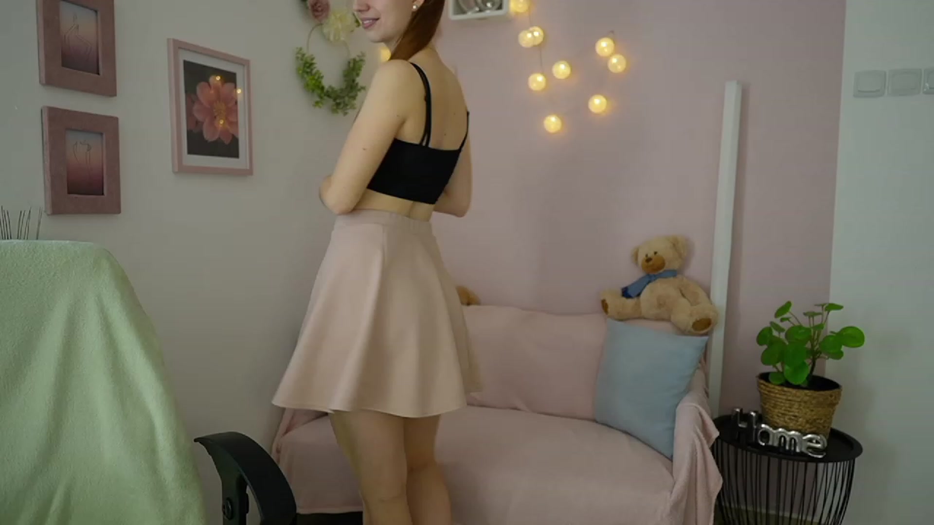 Gallery image thumbnail from Naomi_Woods18's myfreecams stream on, 01/04/2024, 10:47 image 20 of 20
