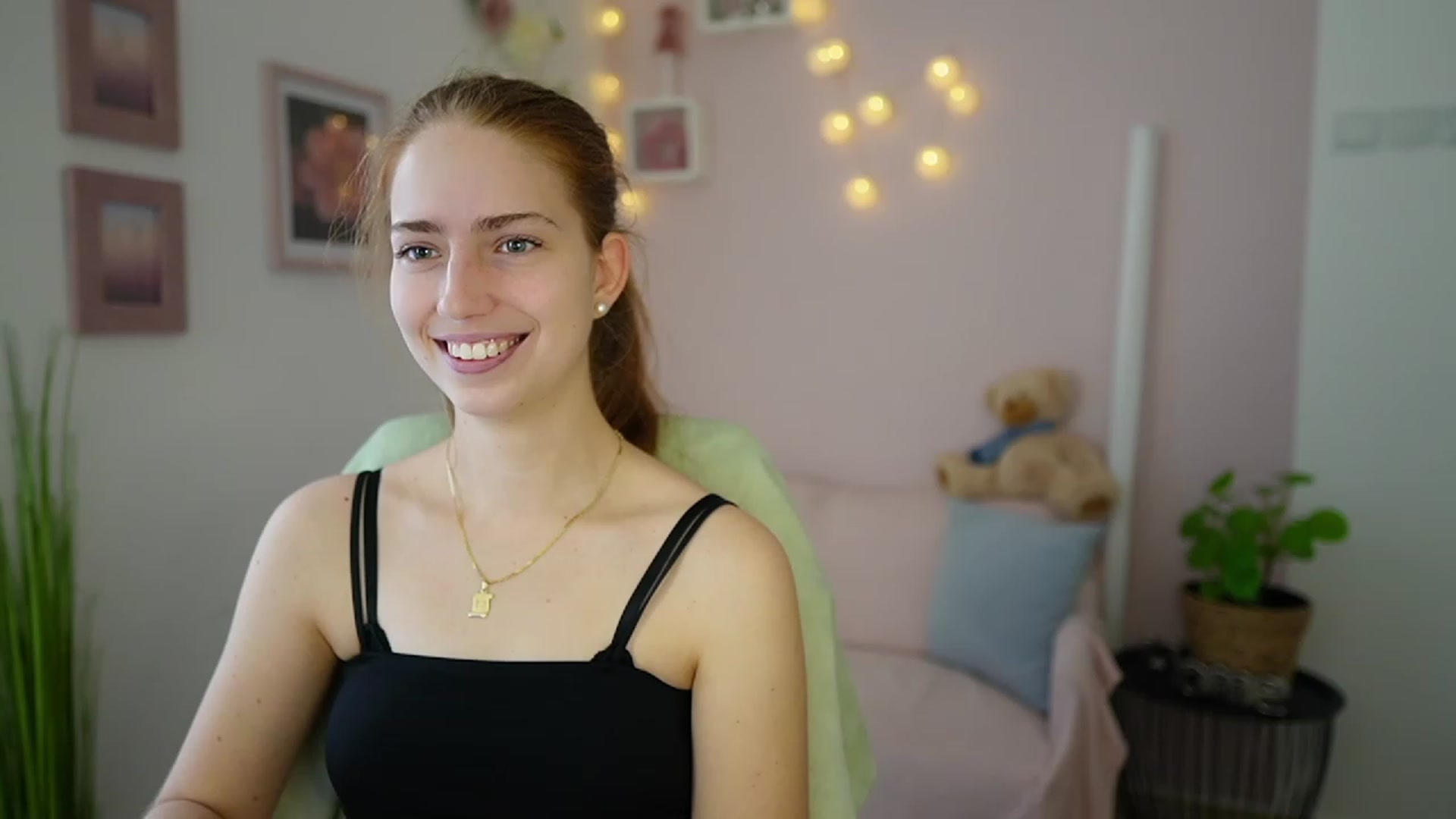 Gallery image thumbnail from Naomi_Woods18's myfreecams stream on, 01/04/2024, 10:47 image 2 of 20