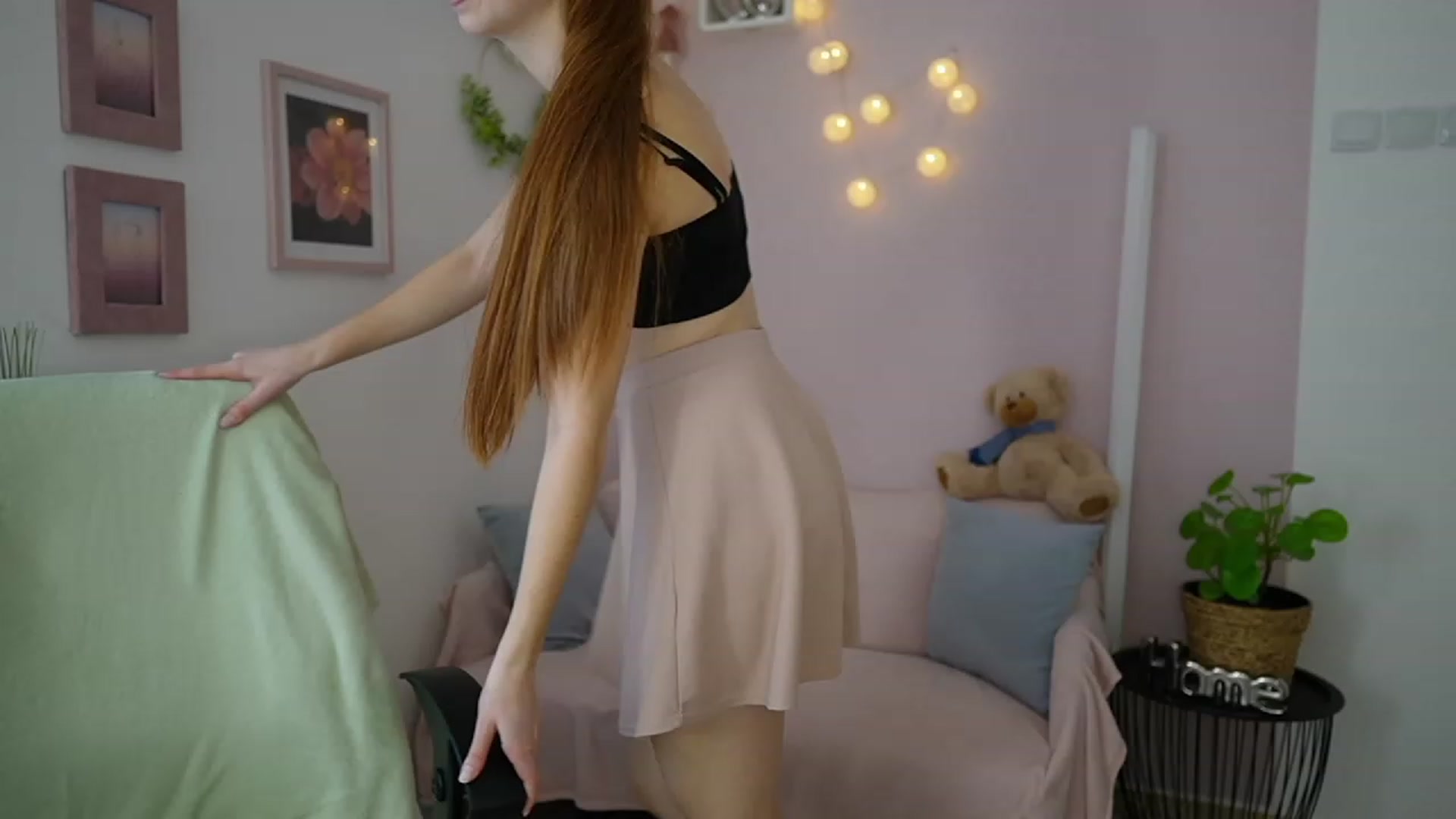Gallery image thumbnail from Naomi_Woods18's myfreecams stream on, 01/04/2024, 10:47 image 8 of 20