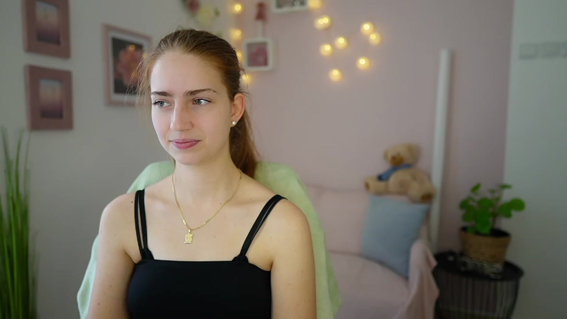 Gallery image thumbnail from Naomi_Woods18's myfreecams stream on, 01/04/2024, 10:47 image 3 of 20