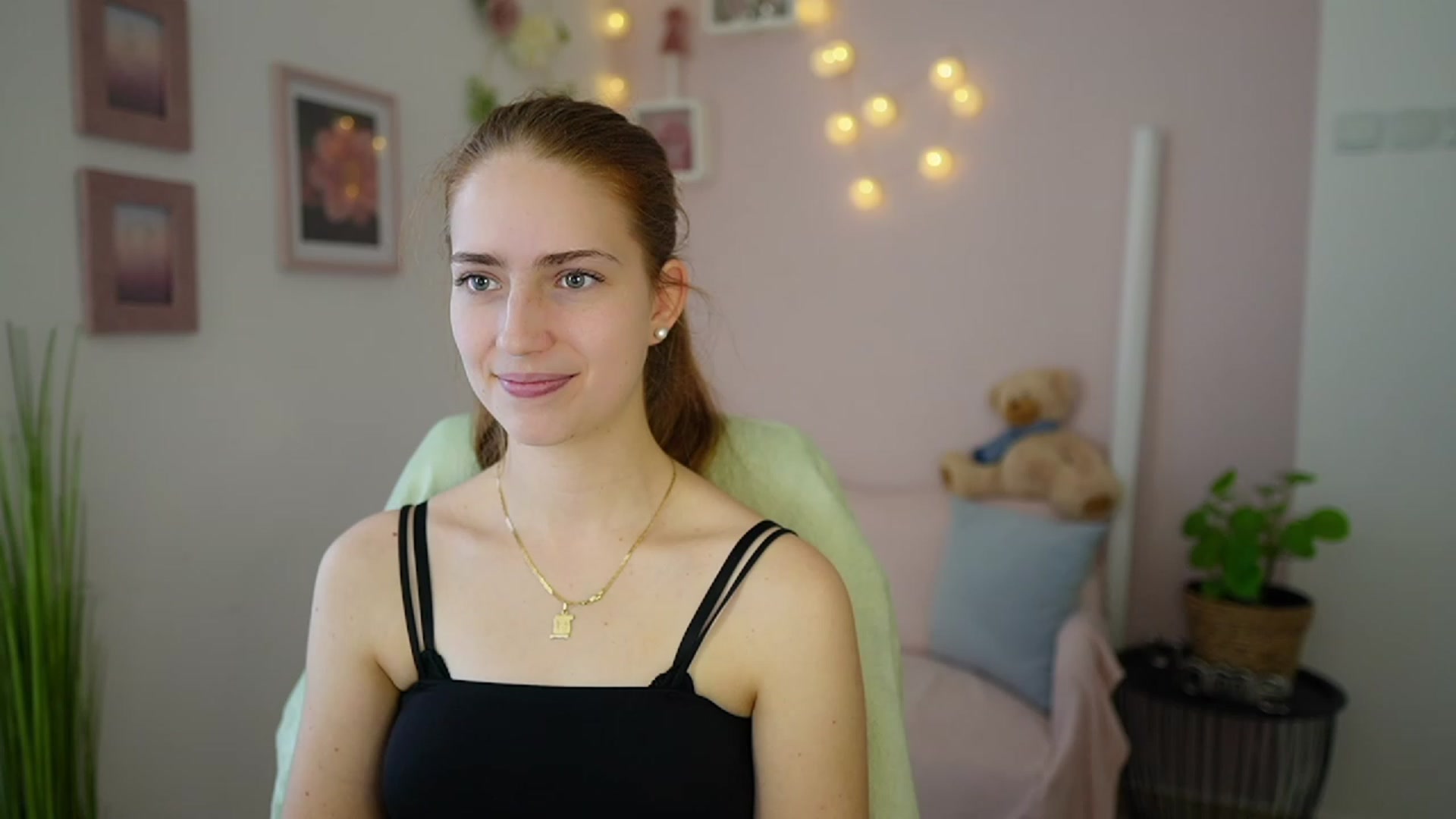 Gallery image thumbnail from Naomi_Woods18's myfreecams stream on, 01/04/2024, 12:22 image 11 of 20