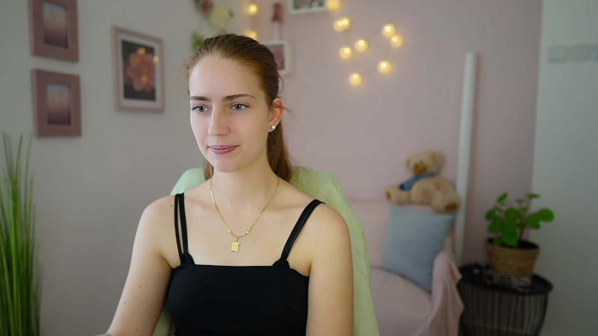 Gallery image thumbnail from Naomi_Woods18's myfreecams stream on, 01/04/2024, 12:22 image 1 of 20