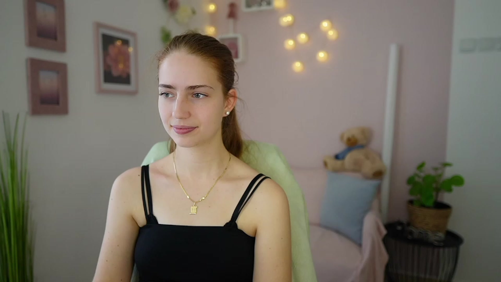 Gallery image thumbnail from Naomi_Woods18's myfreecams stream on, 01/04/2024, 12:22 image 2 of 20