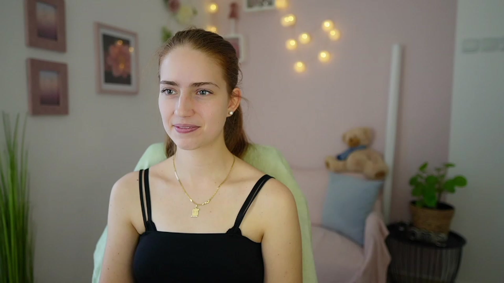 Gallery image thumbnail from Naomi_Woods18's myfreecams stream on, 01/04/2024, 12:22 image 10 of 20
