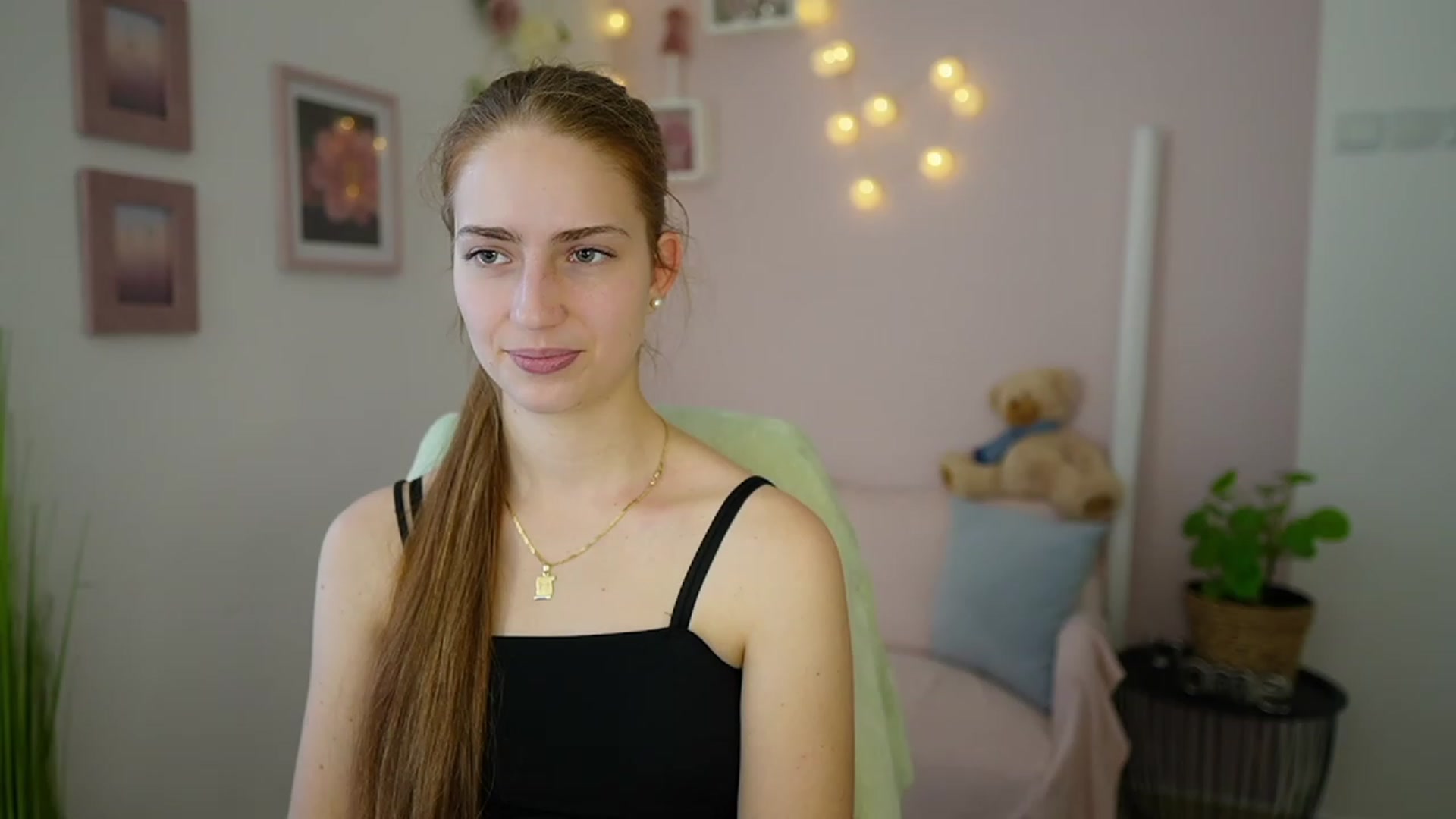 Gallery image thumbnail from Naomi_Woods18's myfreecams stream on, 01/04/2024, 14:02 image 1 of 20