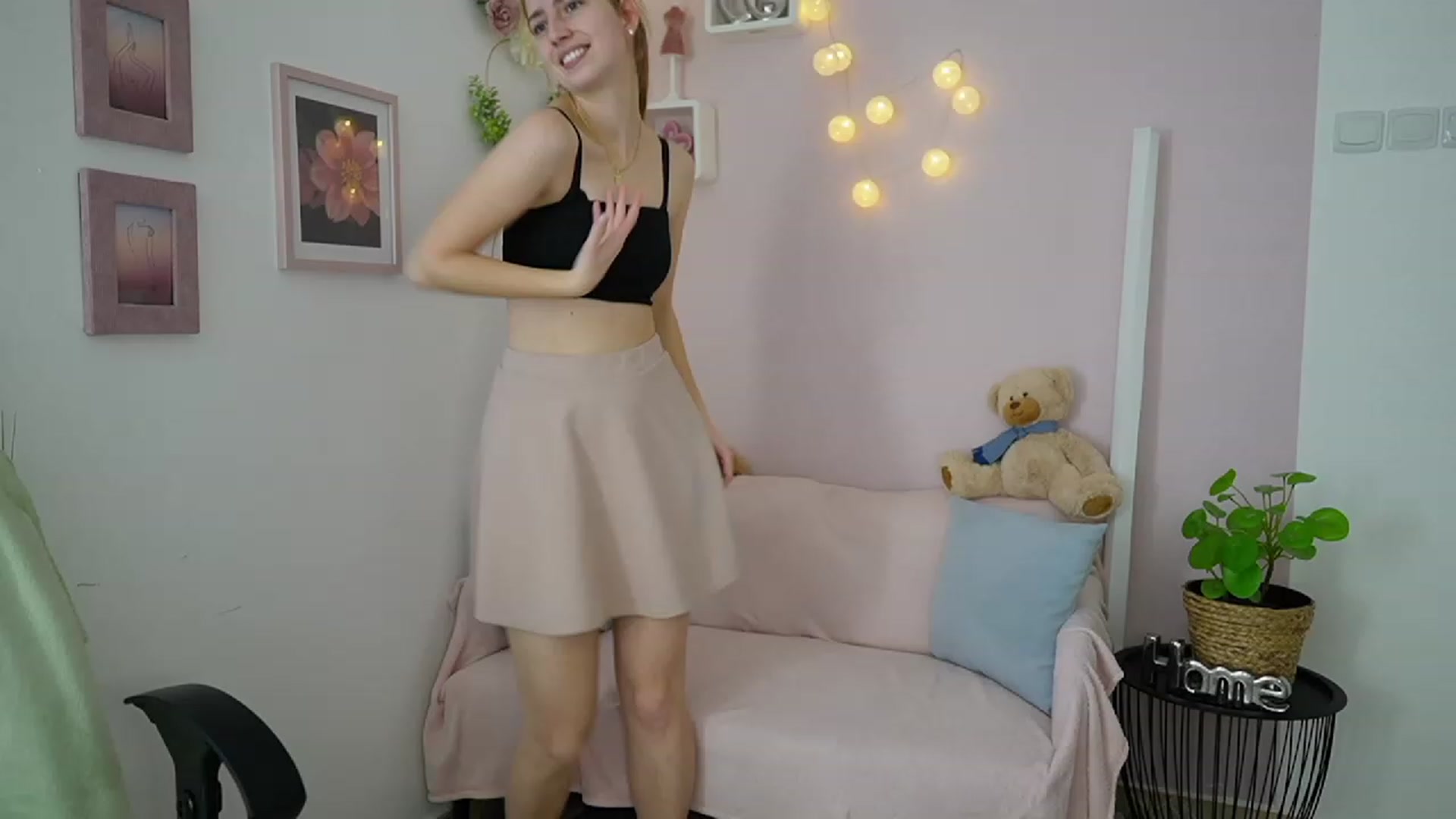 Gallery image thumbnail from Naomi_Woods18's myfreecams stream on, 01/04/2024, 14:02 image 4 of 20