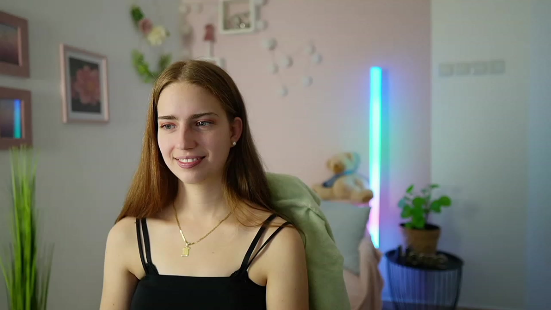 Gallery image thumbnail from Naomi_Woods18's myfreecams stream on, 01/06/2024, 13:58 image 3 of 20