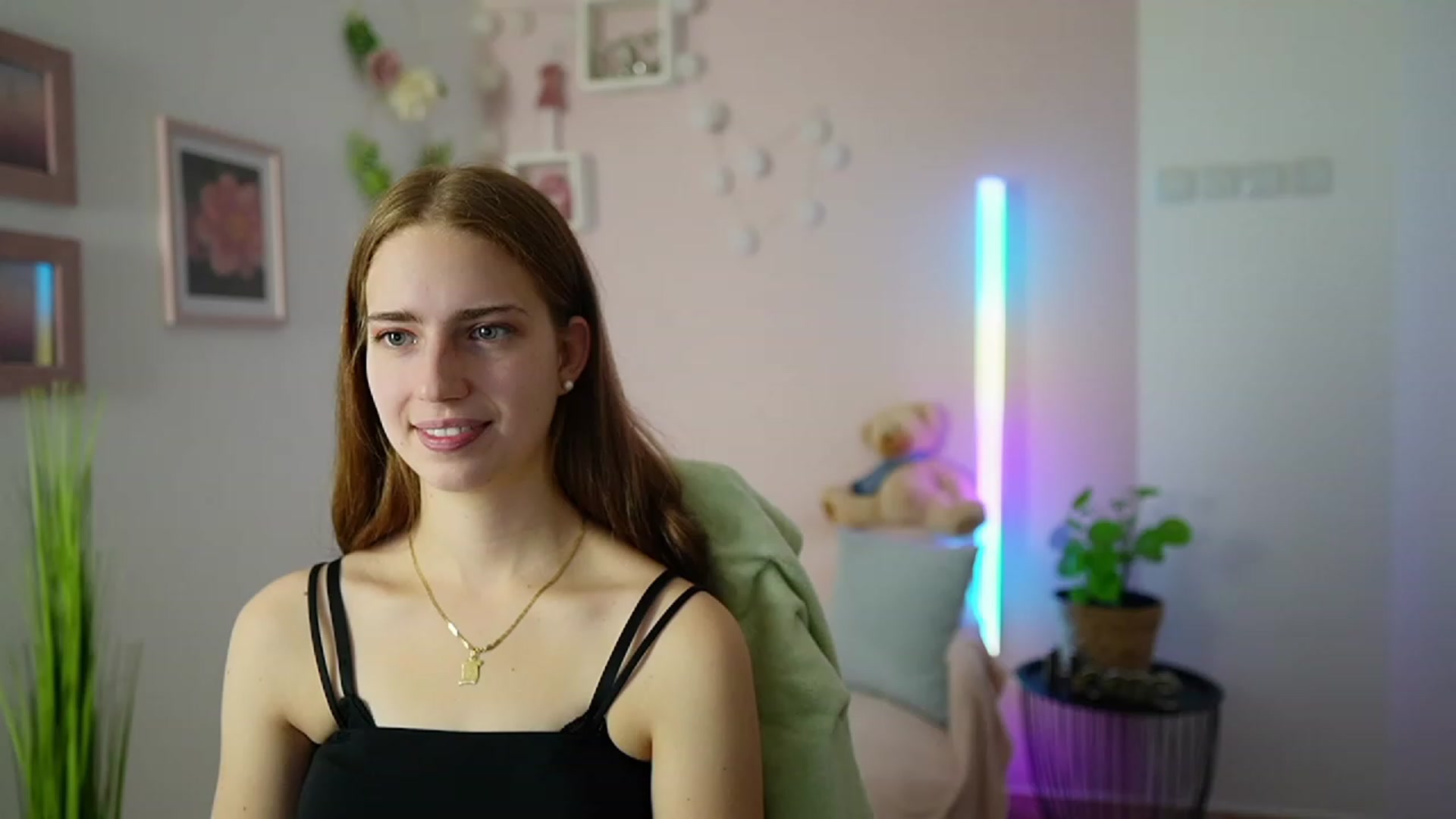 Gallery image thumbnail from Naomi_Woods18's myfreecams stream on, 01/06/2024, 13:58 image 13 of 20