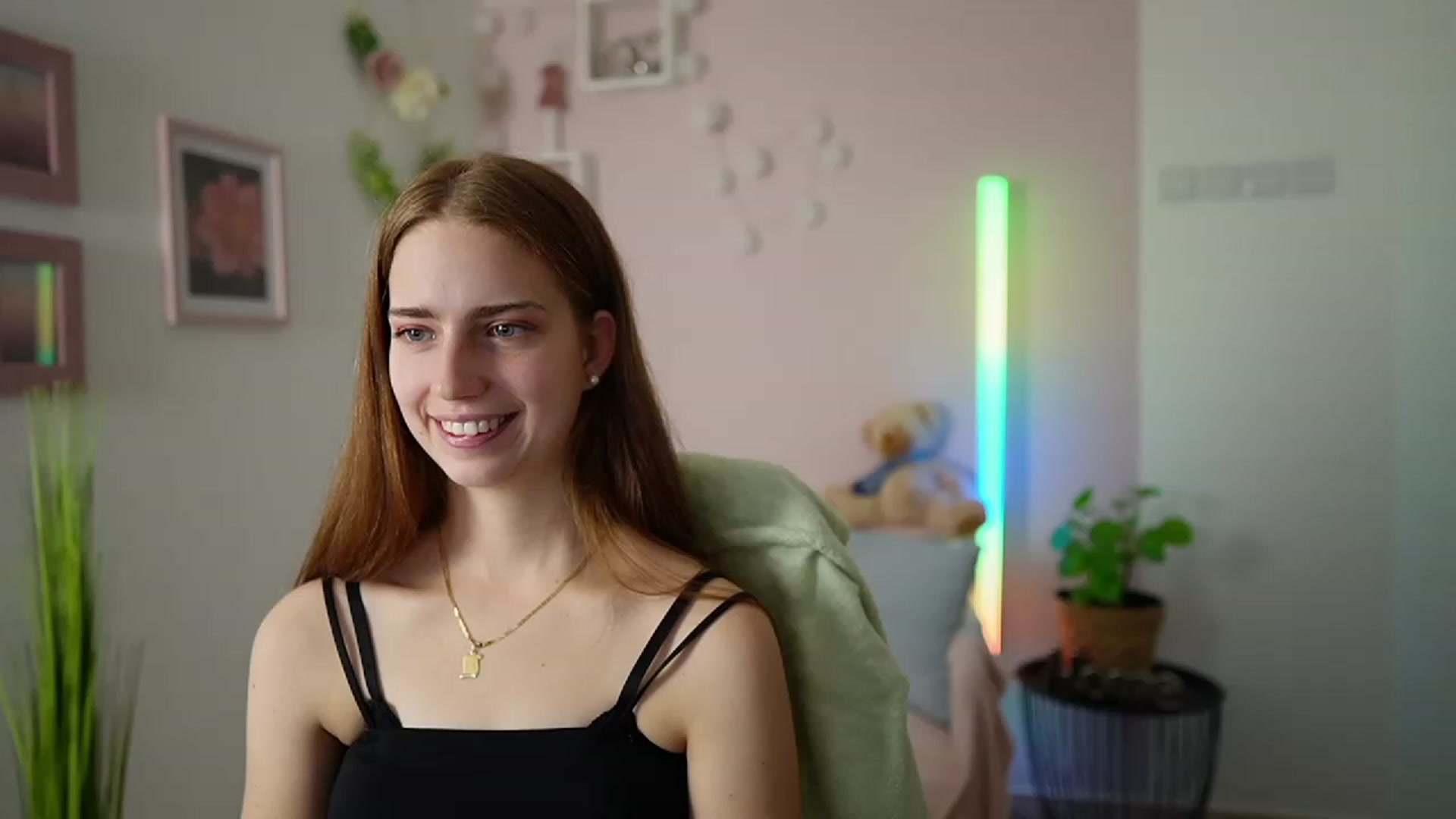 Gallery image thumbnail from Naomi_Woods18's myfreecams stream on, 01/06/2024, 13:58 image 1 of 20