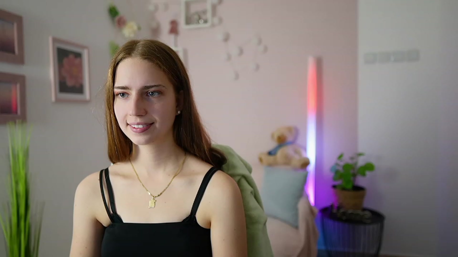 Gallery image thumbnail from Naomi_Woods18's myfreecams stream on, 01/06/2024, 13:58 image 6 of 20