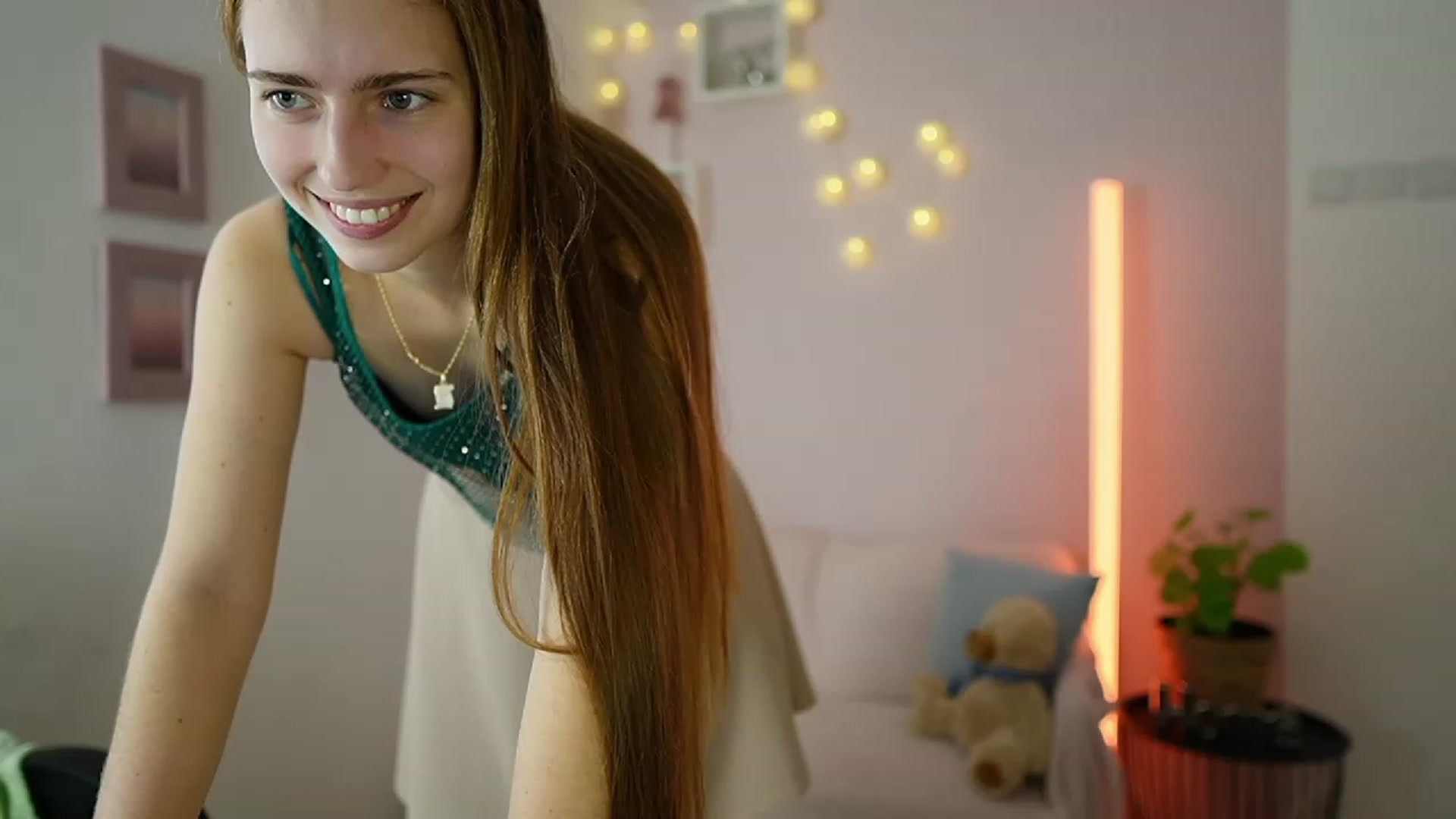 Gallery image thumbnail from Naomi_Woods18's myfreecams stream on, 01/11/2024, 13:50 image 16 of 20
