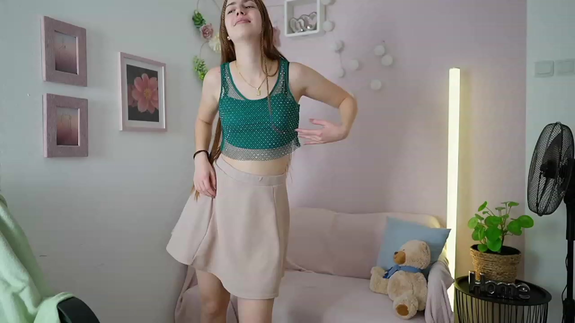Gallery image thumbnail from Naomi_Woods18's myfreecams stream on, 01/12/2024, 12:21 image 6 of 20
