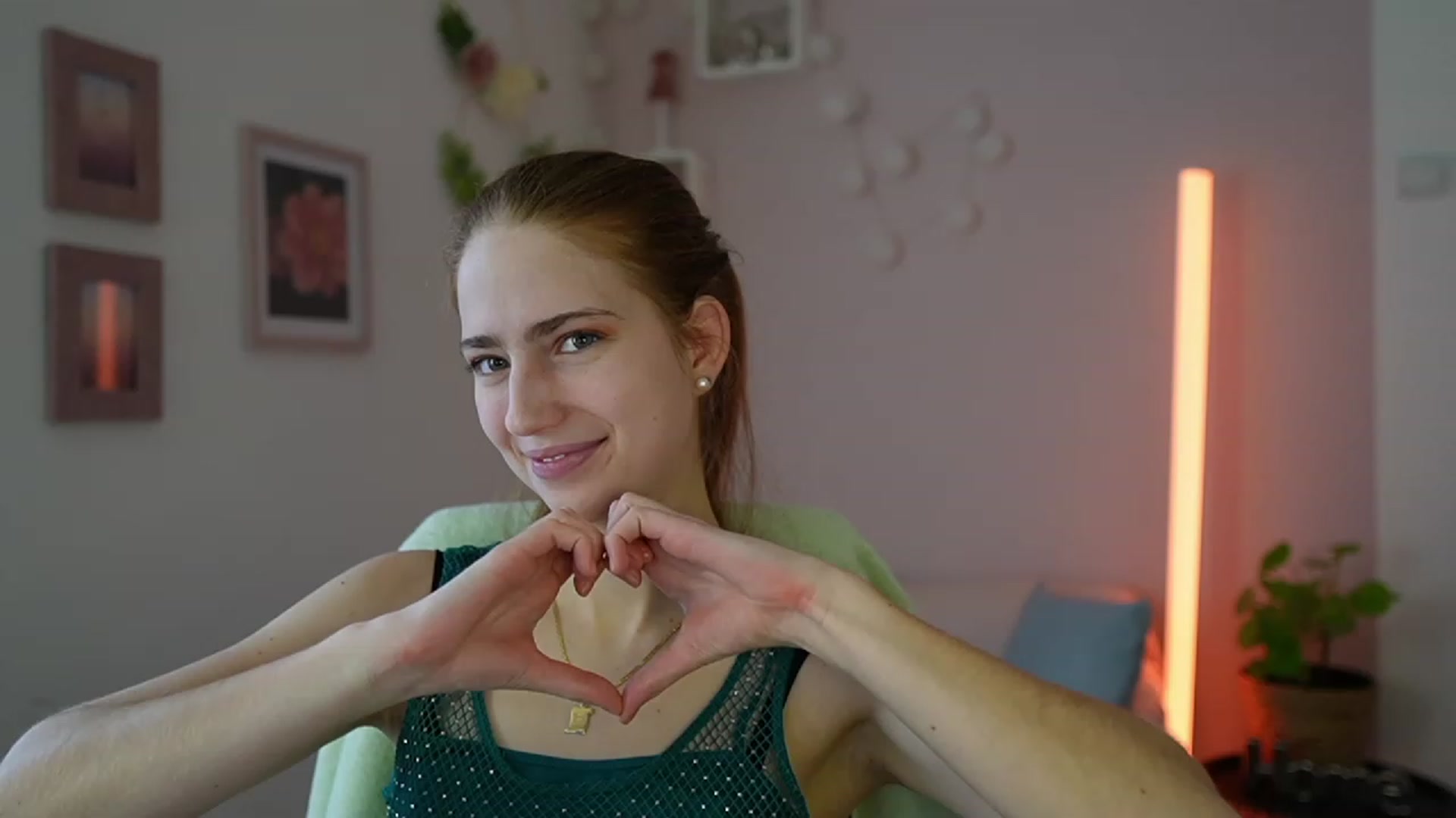 Gallery image thumbnail from Naomi_Woods18's myfreecams stream on, 01/16/2024, 10:37 image 16 of 20