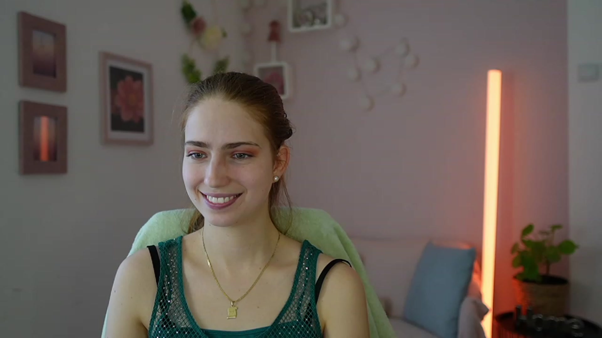 Gallery image thumbnail from Naomi_Woods18's myfreecams stream on, 01/16/2024, 10:37 image 17 of 20