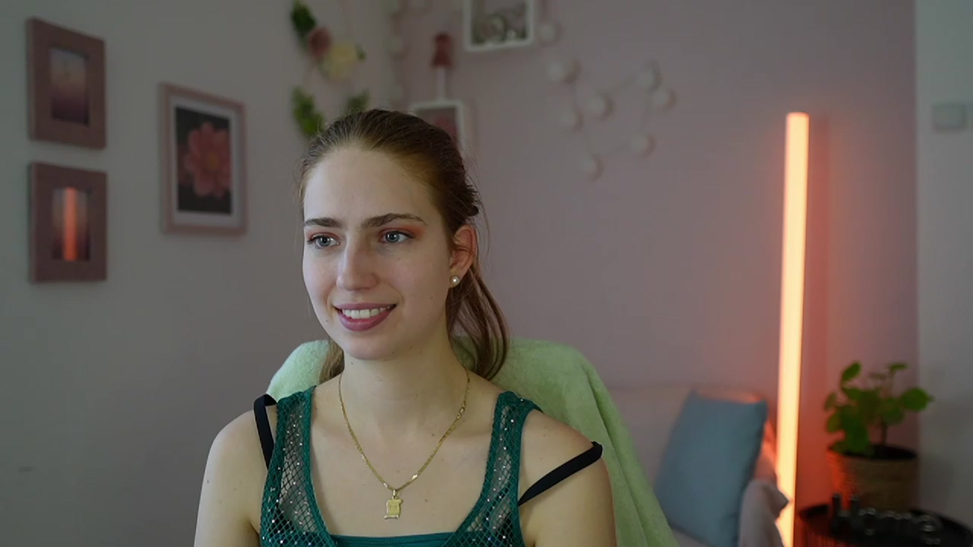 Gallery image thumbnail from Naomi_Woods18's myfreecams stream on, 01/16/2024, 12:47 image 19 of 20