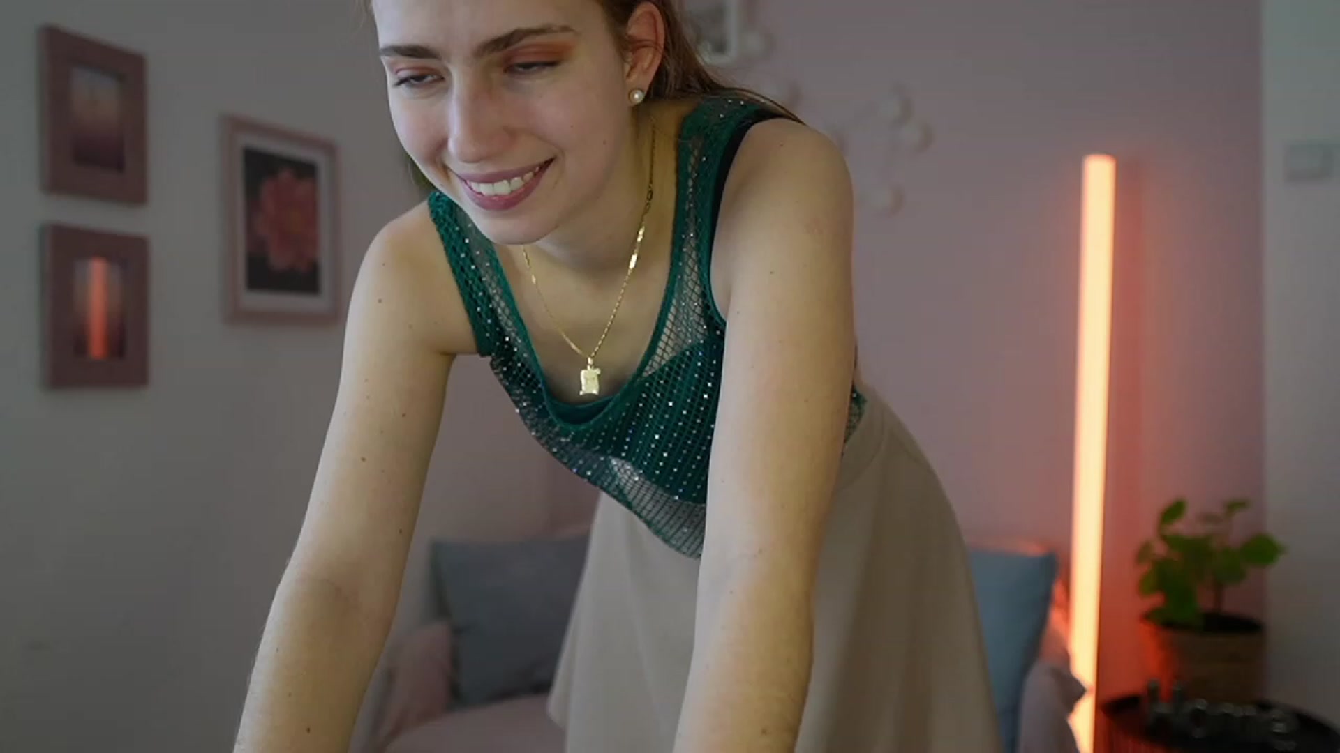 Gallery image thumbnail from Naomi_Woods18's myfreecams stream on, 01/16/2024, 12:47 image 7 of 20