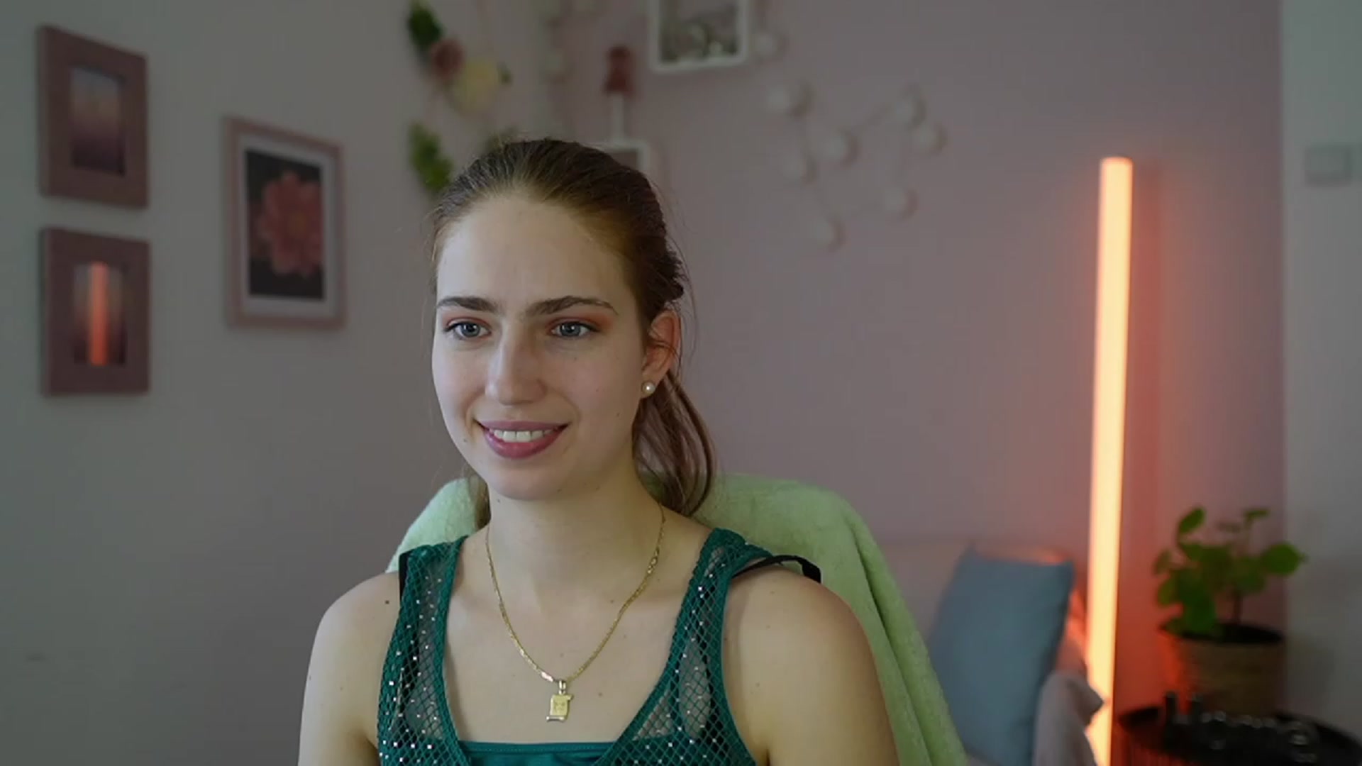 Gallery image thumbnail from Naomi_Woods18's myfreecams stream on, 01/16/2024, 12:47 image 13 of 20