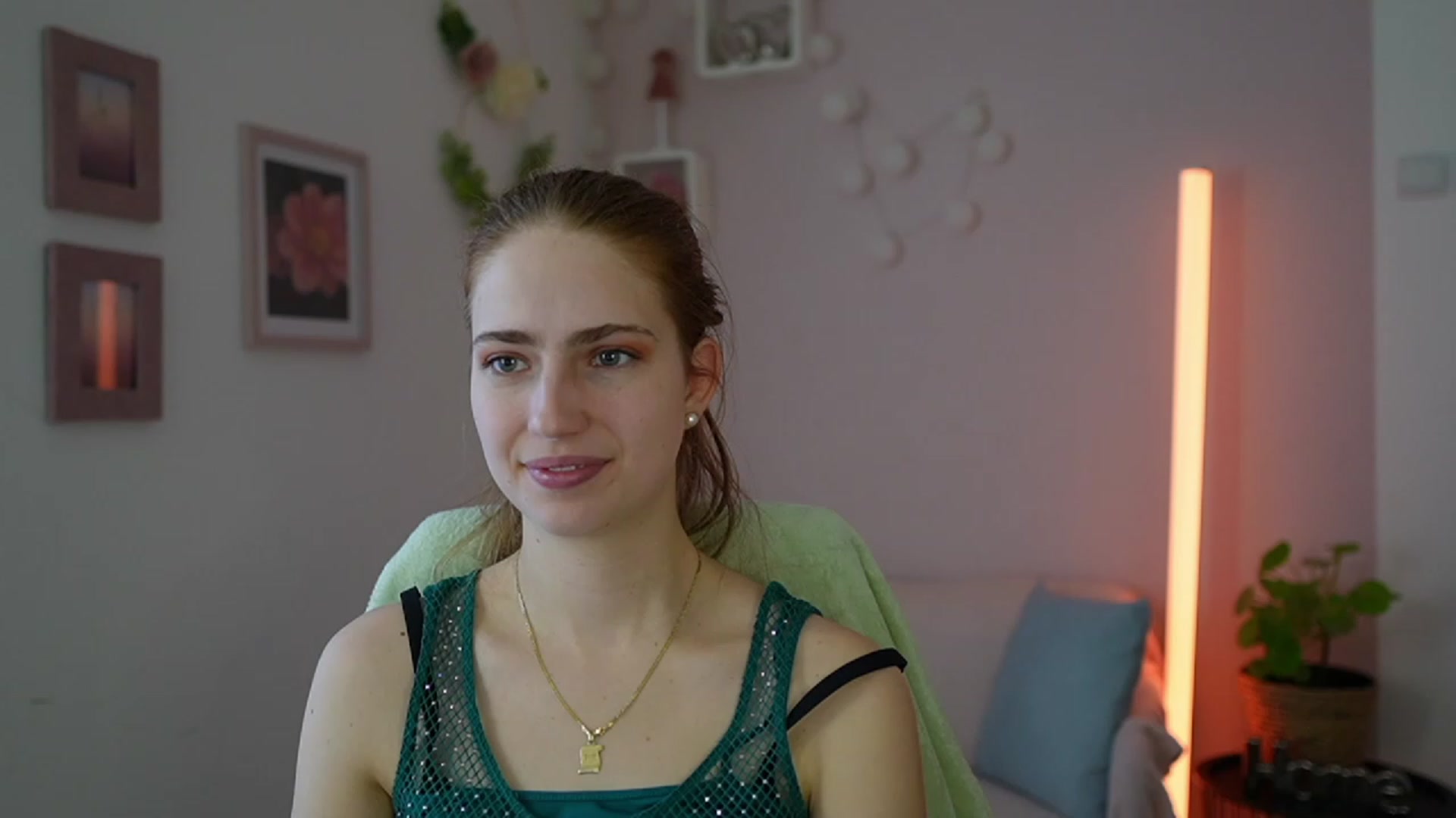 Gallery image thumbnail from Naomi_Woods18's myfreecams stream on, 01/16/2024, 12:47 image 3 of 20
