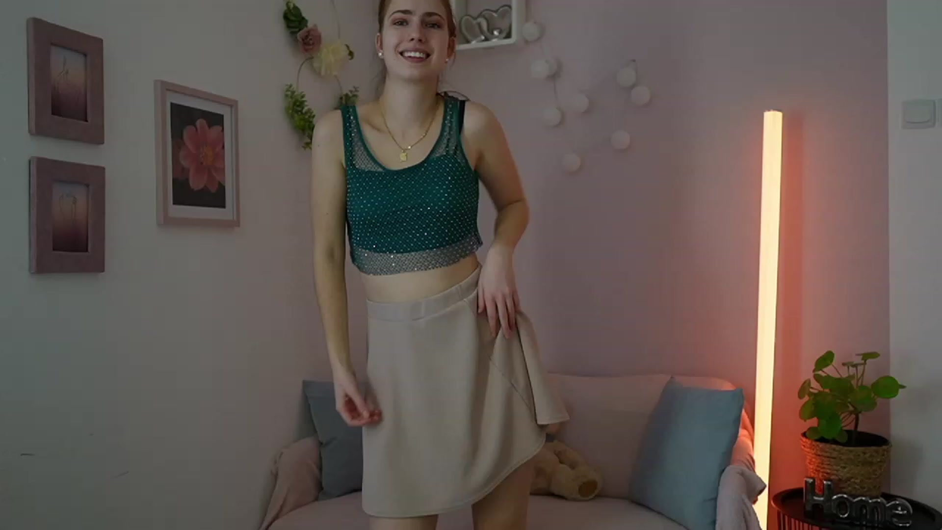 Gallery image thumbnail from Naomi_Woods18's myfreecams stream on, 01/16/2024, 12:47 image 5 of 20
