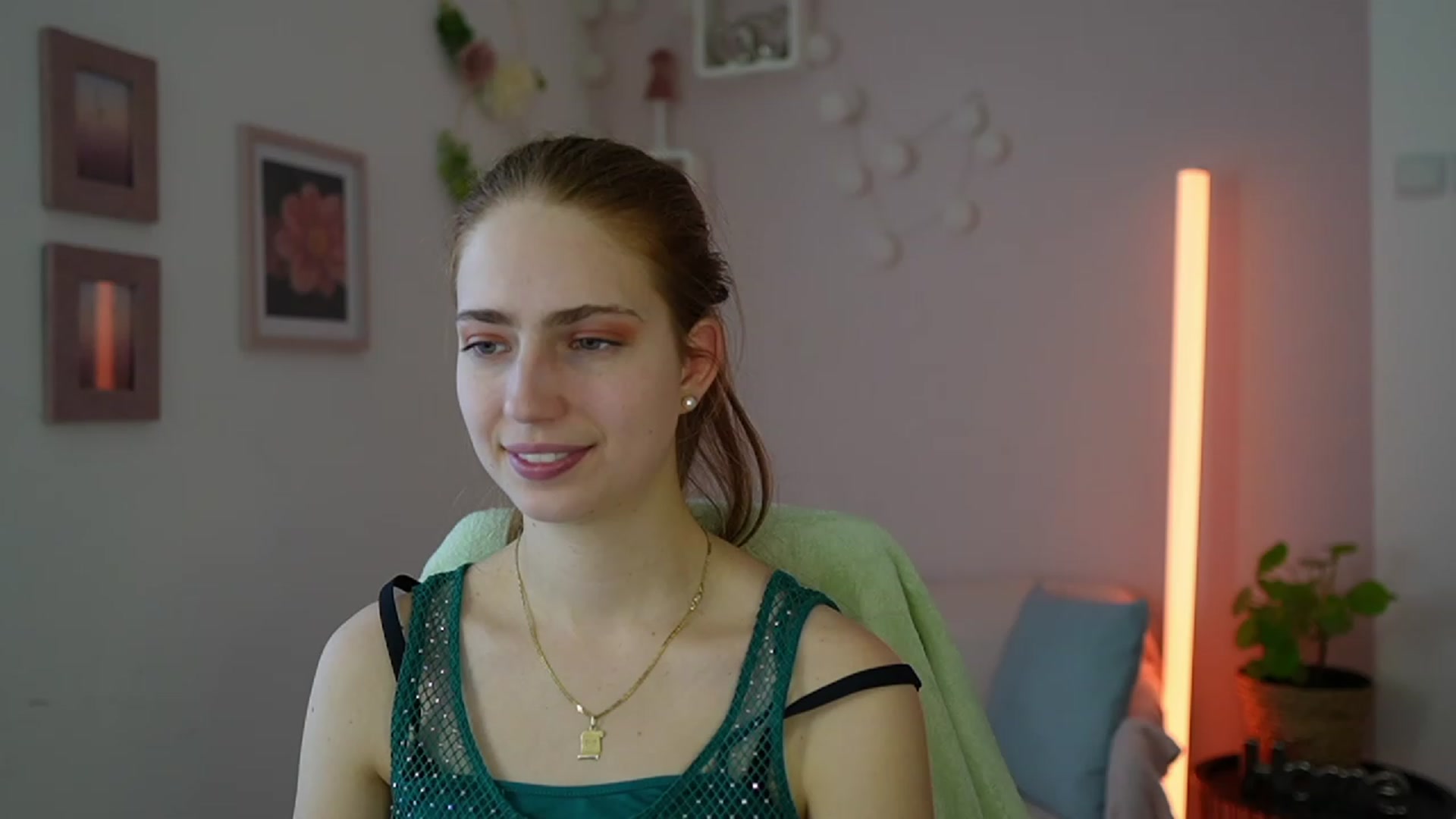 Gallery image thumbnail from Naomi_Woods18's myfreecams stream on, 01/16/2024, 12:47 image 16 of 20