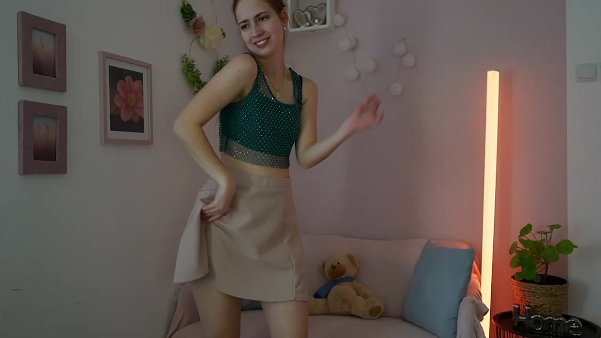Gallery image thumbnail from Naomi_Woods18's myfreecams stream on, 01/16/2024, 12:47 image 6 of 20