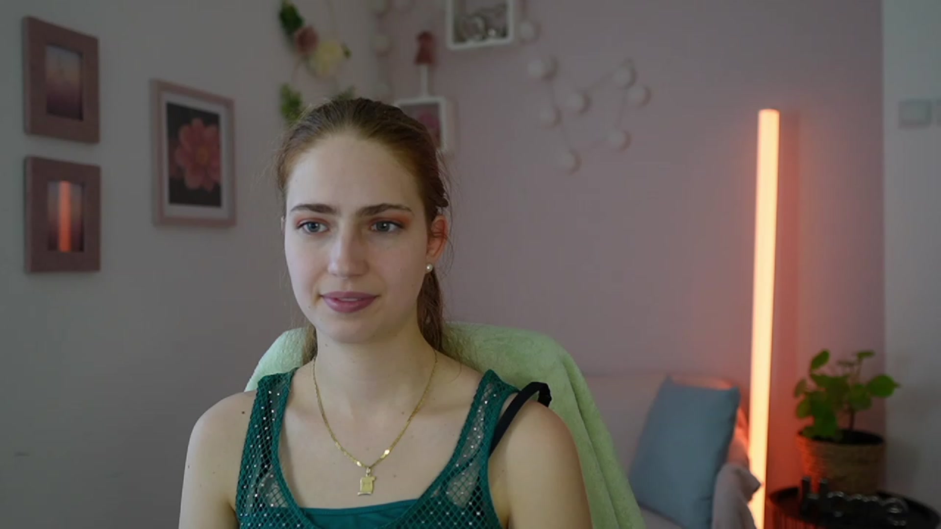 Gallery image thumbnail from Naomi_Woods18's myfreecams stream on, 01/16/2024, 13:43 image 13 of 20