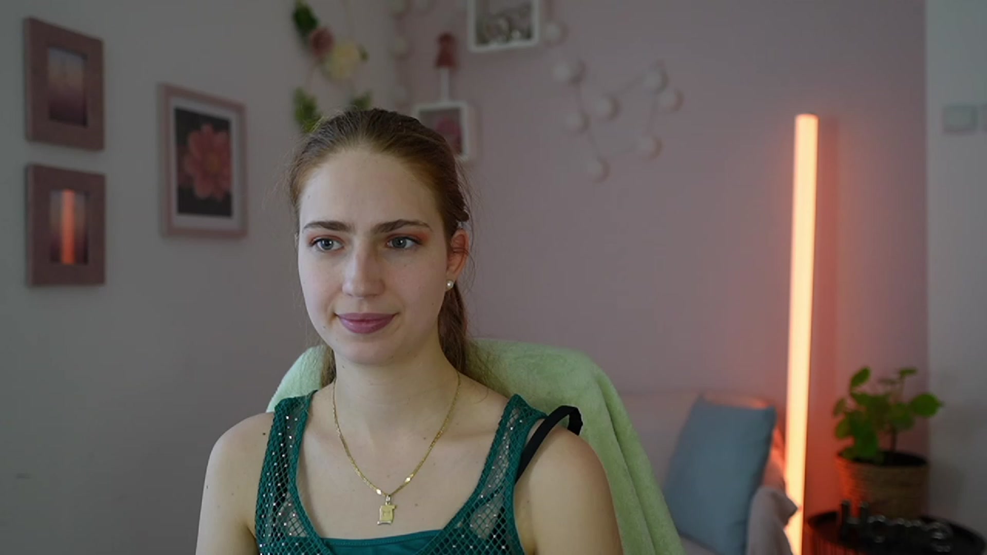 Gallery image thumbnail from Naomi_Woods18's myfreecams stream on, 01/16/2024, 13:43 image 15 of 20