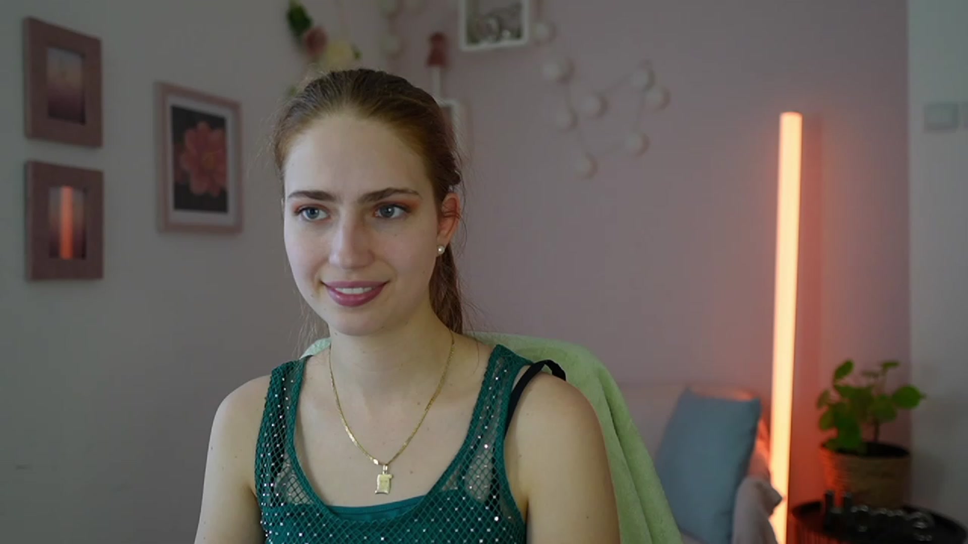 Gallery image thumbnail from Naomi_Woods18's myfreecams stream on, 01/16/2024, 13:43 image 3 of 20