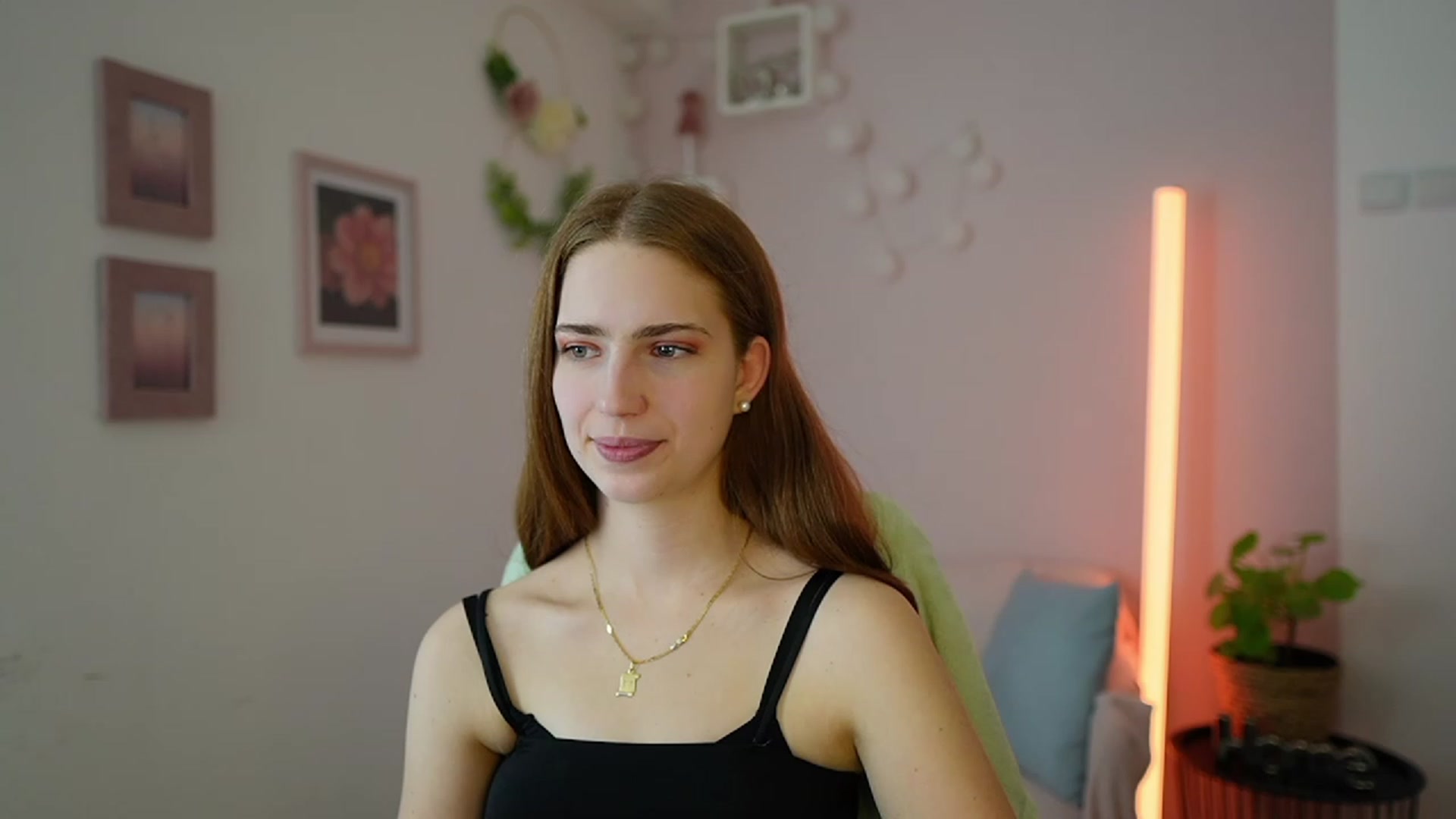 Gallery image thumbnail from Naomi_Woods18's myfreecams stream on, 01/18/2024, 12:06 image 12 of 20