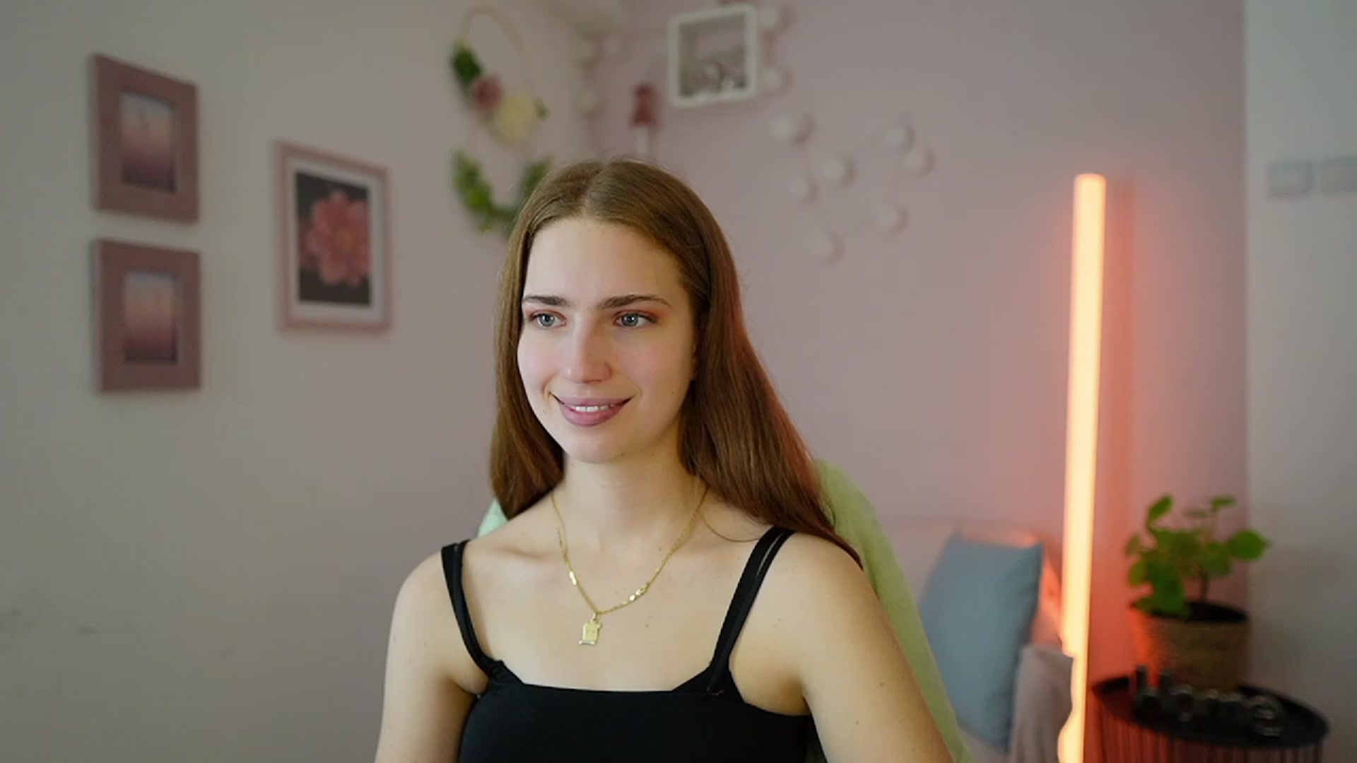 Gallery image thumbnail from Naomi_Woods18's myfreecams stream on, 01/18/2024, 12:06 image 7 of 20