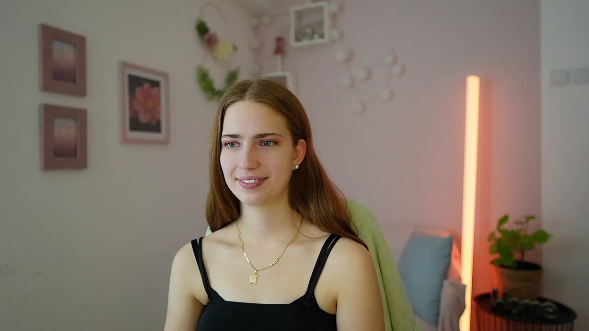 Gallery image thumbnail from Naomi_Woods18's myfreecams stream on, 01/18/2024, 12:06 image 19 of 20