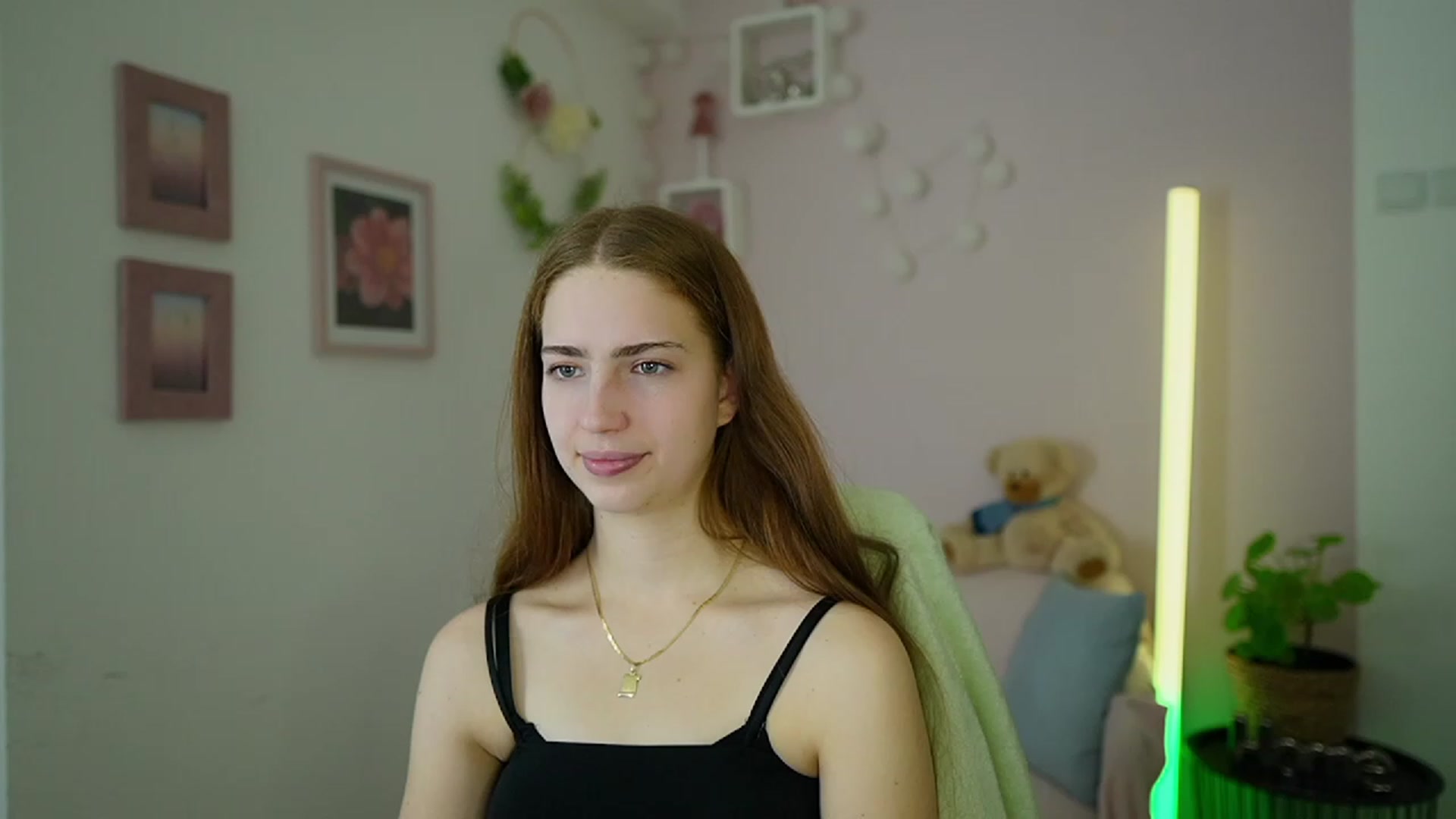 Gallery image thumbnail from Naomi_Woods18's myfreecams stream on, 01/19/2024, 10:23 image 5 of 20