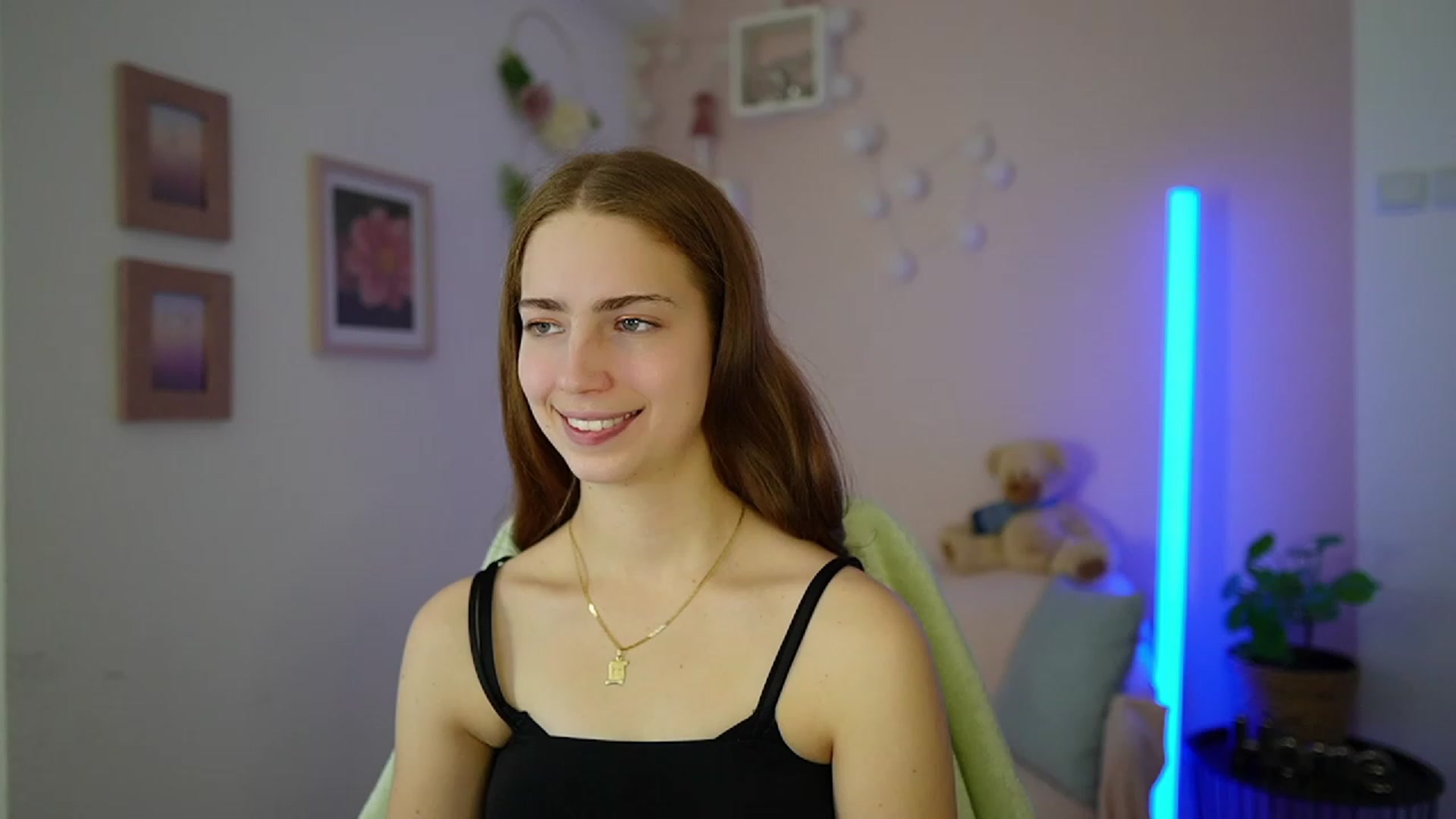Gallery image thumbnail from Naomi_Woods18's myfreecams stream on, 01/19/2024, 10:23 image 13 of 20