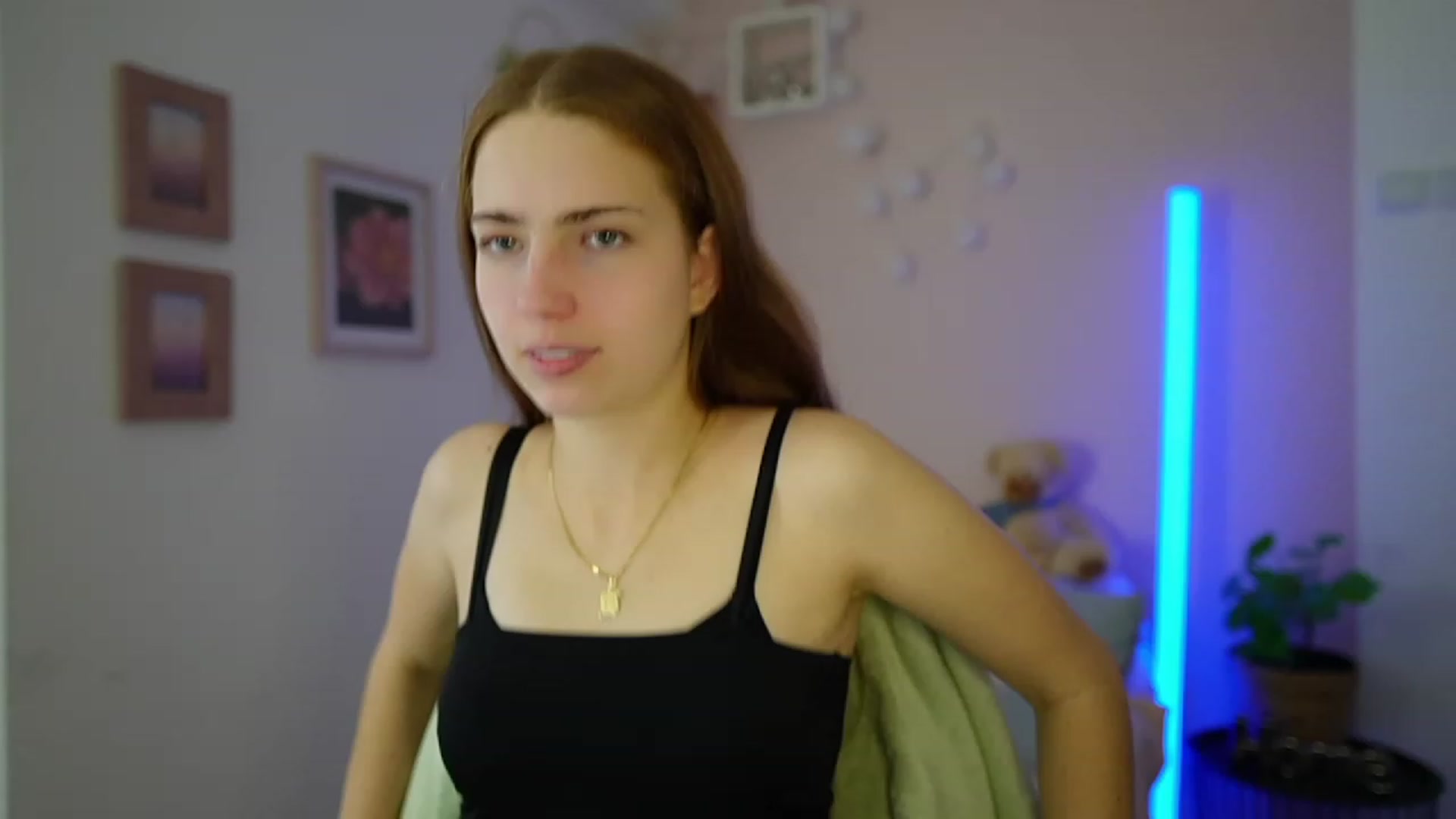 Gallery image thumbnail from Naomi_Woods18's myfreecams stream on, 01/19/2024, 10:23 image 18 of 20
