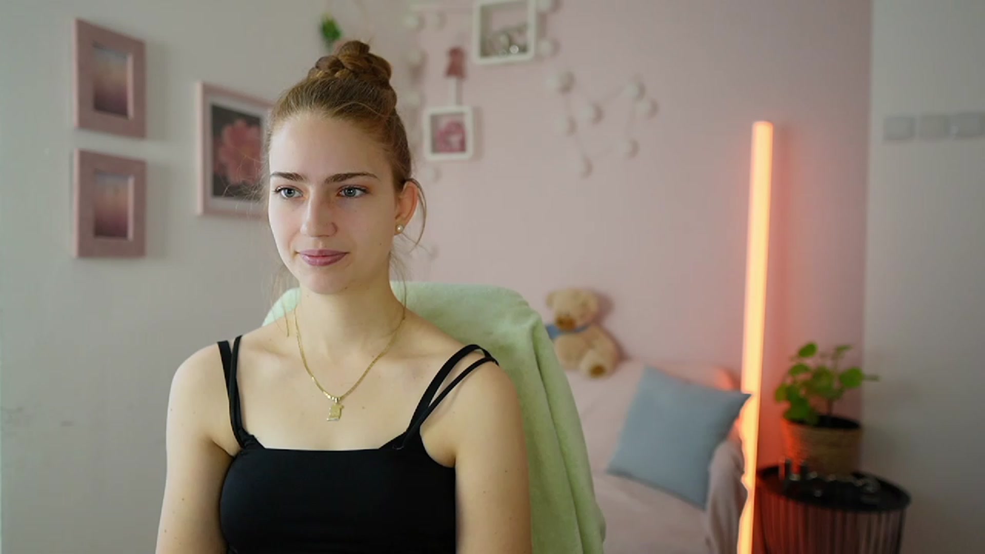 Gallery image thumbnail from Naomi_Woods18's myfreecams stream on, 01/27/2024, 09:50 image 18 of 20