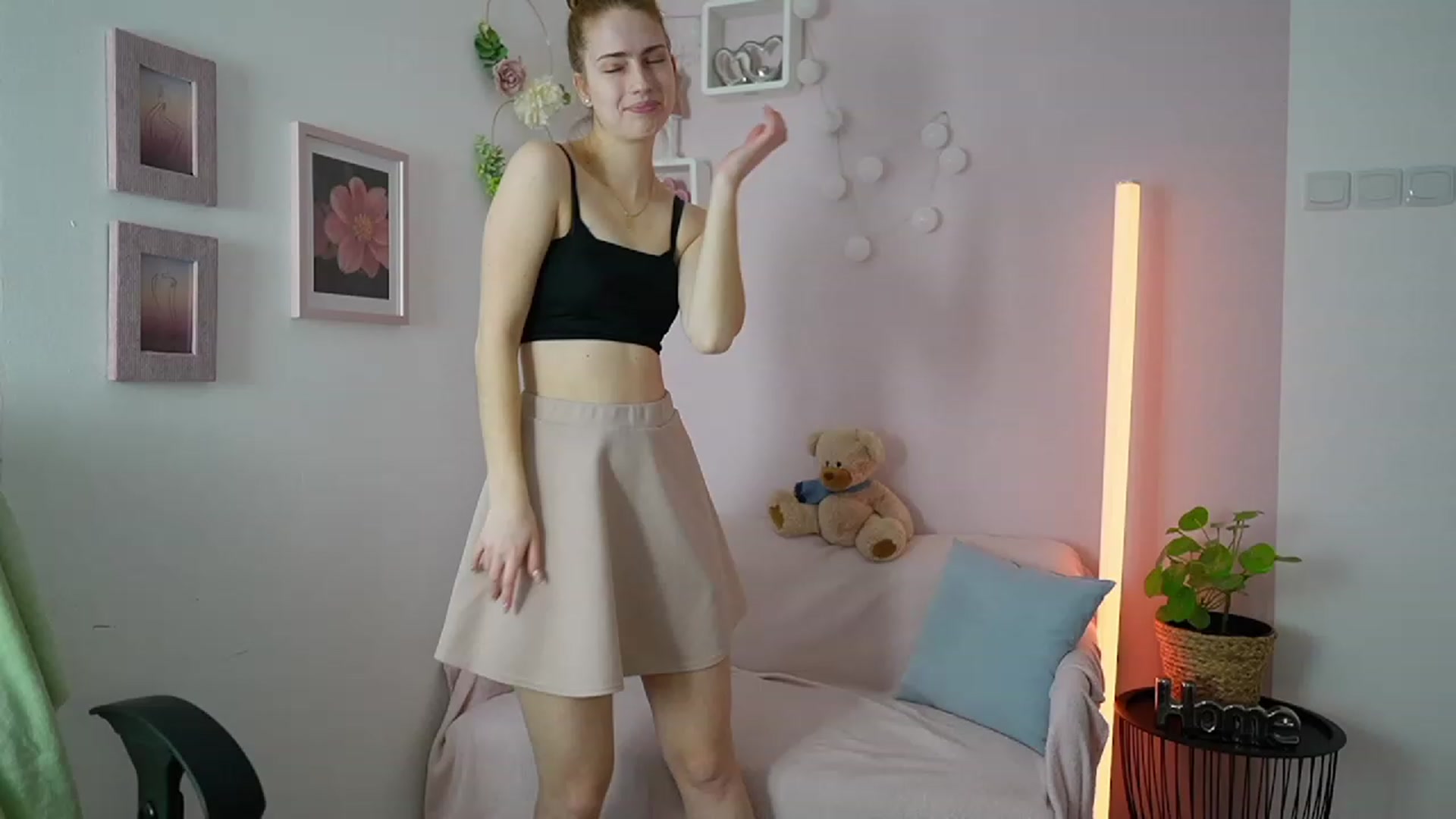 Gallery image thumbnail from Naomi_Woods18's myfreecams stream on, 01/27/2024, 10:49 image 5 of 20