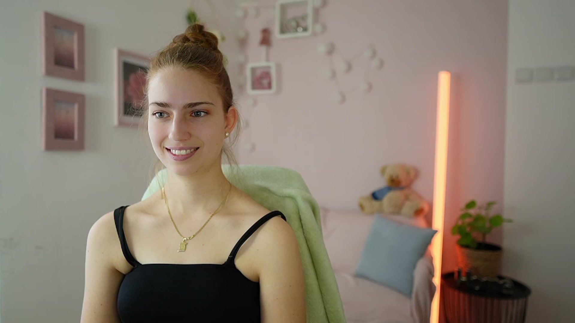 Gallery image thumbnail from Naomi_Woods18's myfreecams stream on, 01/27/2024, 12:51 image 5 of 20