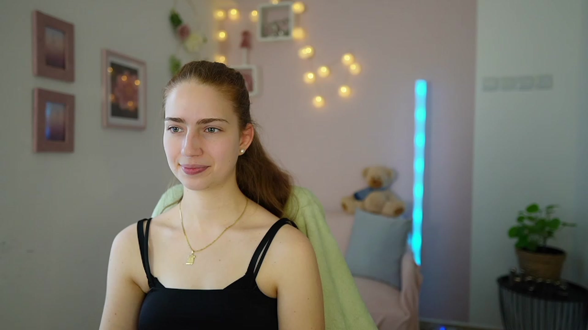 Gallery image thumbnail from Naomi_Woods18's myfreecams stream on, 01/29/2024, 10:44 image 14 of 20