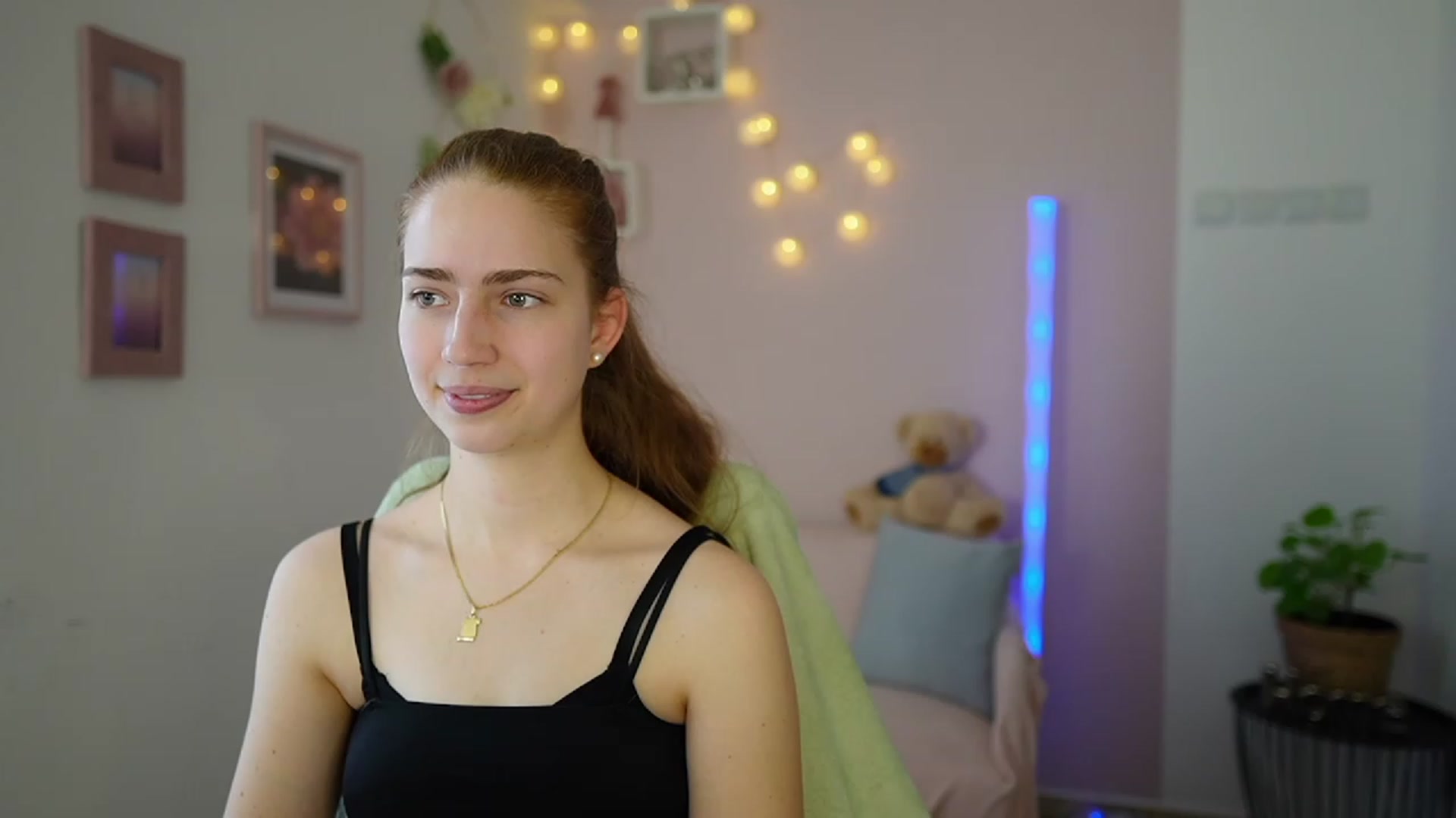 Gallery image thumbnail from Naomi_Woods18's myfreecams stream on, 01/29/2024, 10:44 image 4 of 20